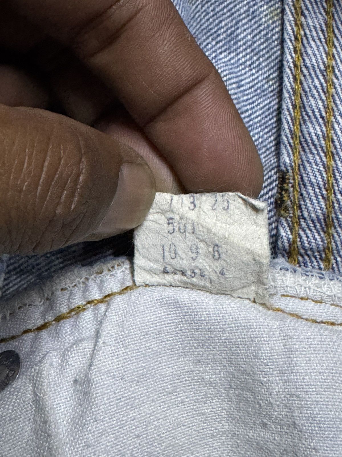 Levi's Vintage Levis 501 70s Selvedge Rindem ButtonFly Jeans Size US 29 - 23 Thumbnail