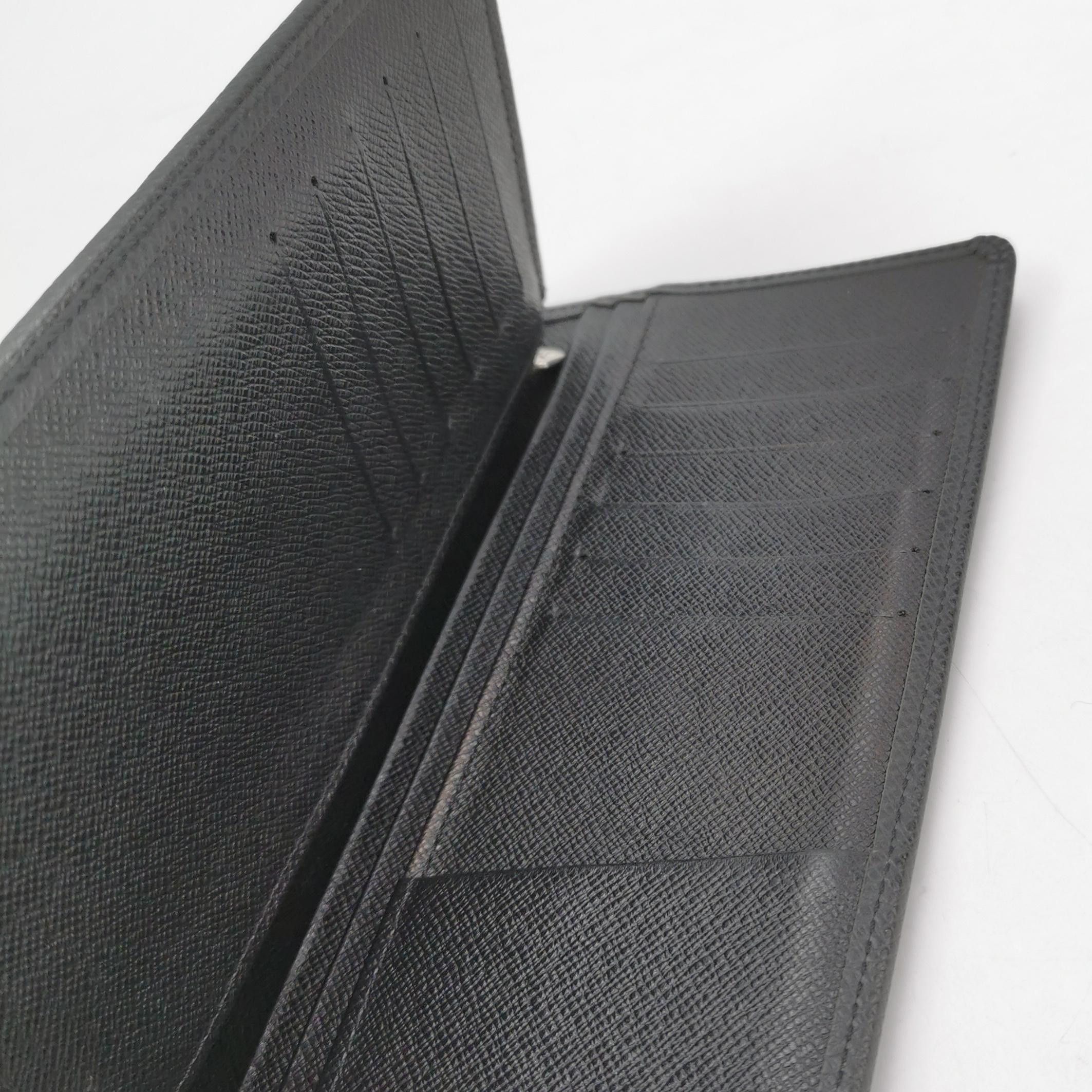 Louis Vuitton Louis Vuitton (LV) Brazza leather solid color bi-fold walle Size ONE SIZE - 2 Thumbnail
