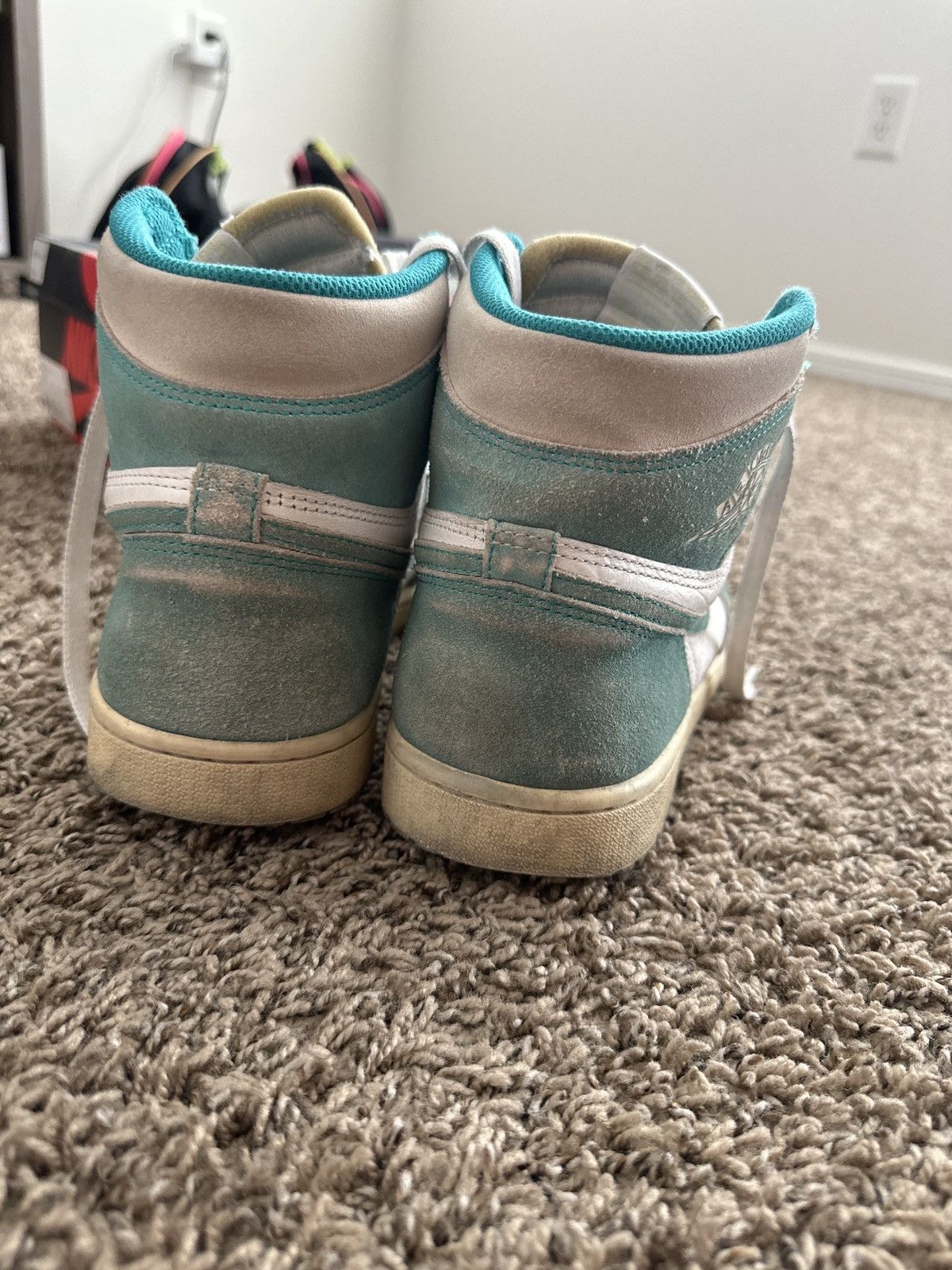 Jordan Brand × Nike Air Jordan 1 “turbo green” Size US 10.5 / EU 43-44 - 4 Thumbnail