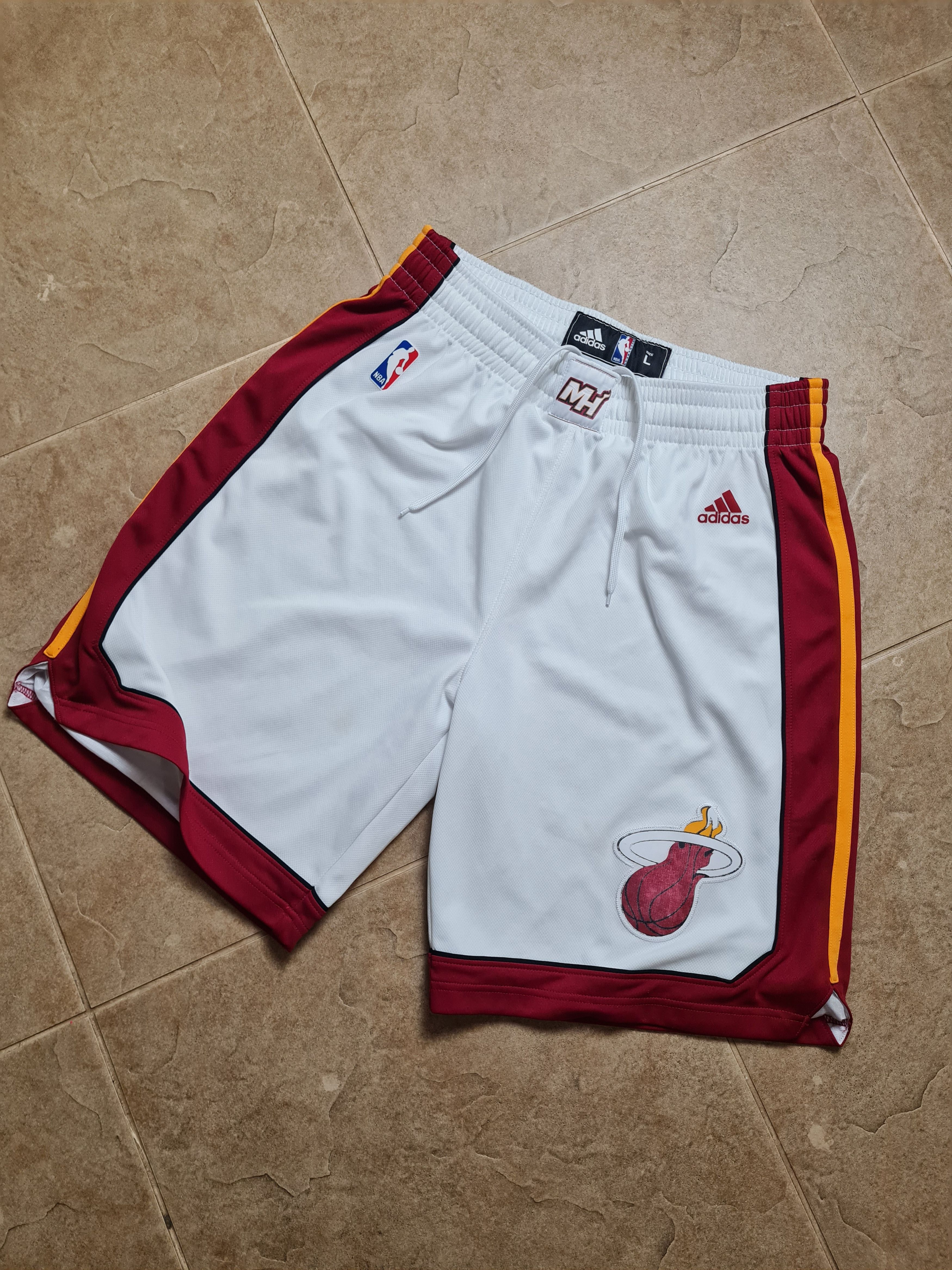 Adidas Vintage Rare Shorts Adidas Miami Heat Game NBA White Size L Size US 32 / EU 48 - 3 Thumbnail