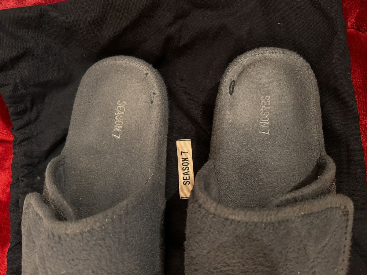 Yeezy Yeezy season 7 fleece slides Size US 6.5 / EU 39-40 - 3 Thumbnail