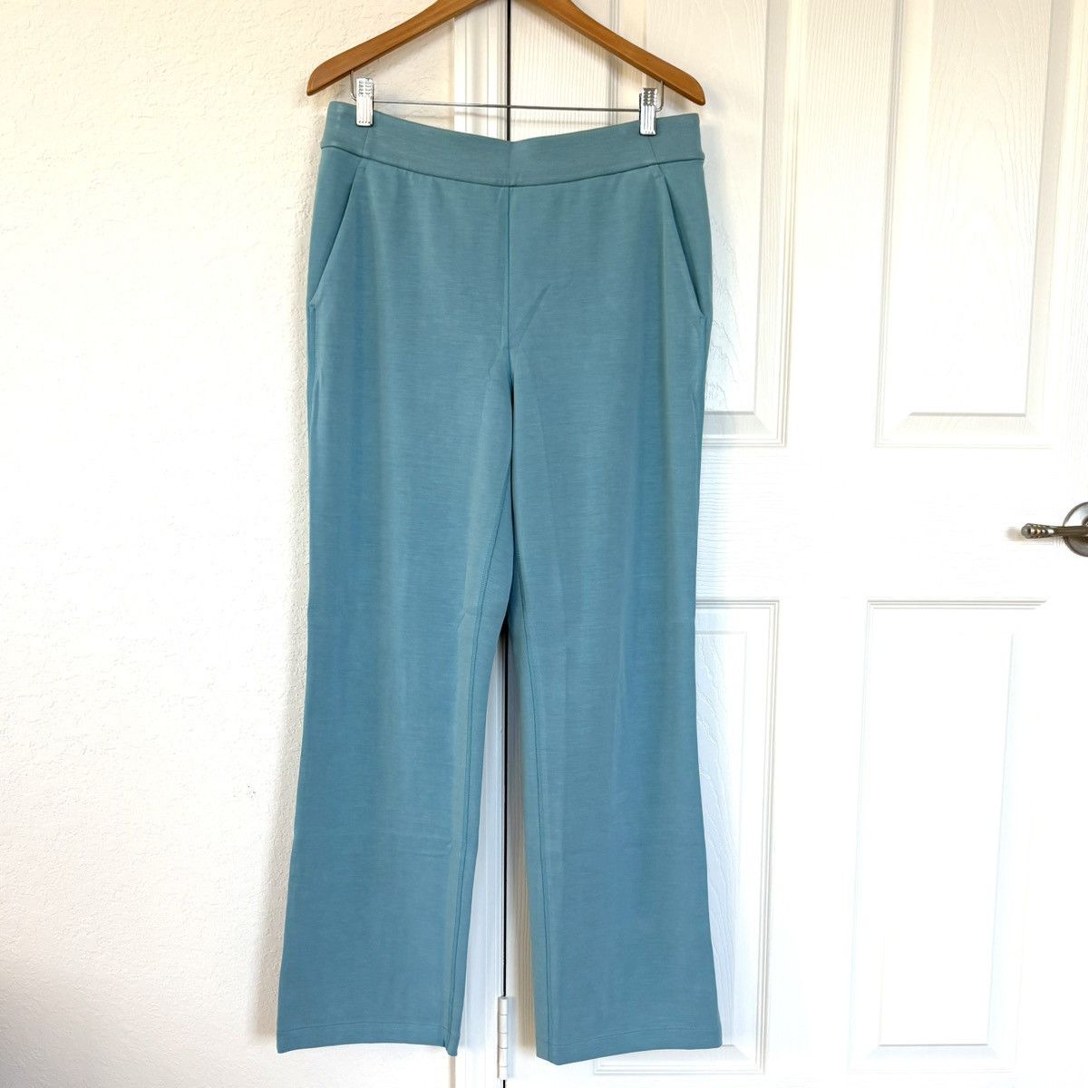 Lululemon High-Rise Straight Leg Pants Size 32" / US 10 / IT 46 - 1 Thumbnail