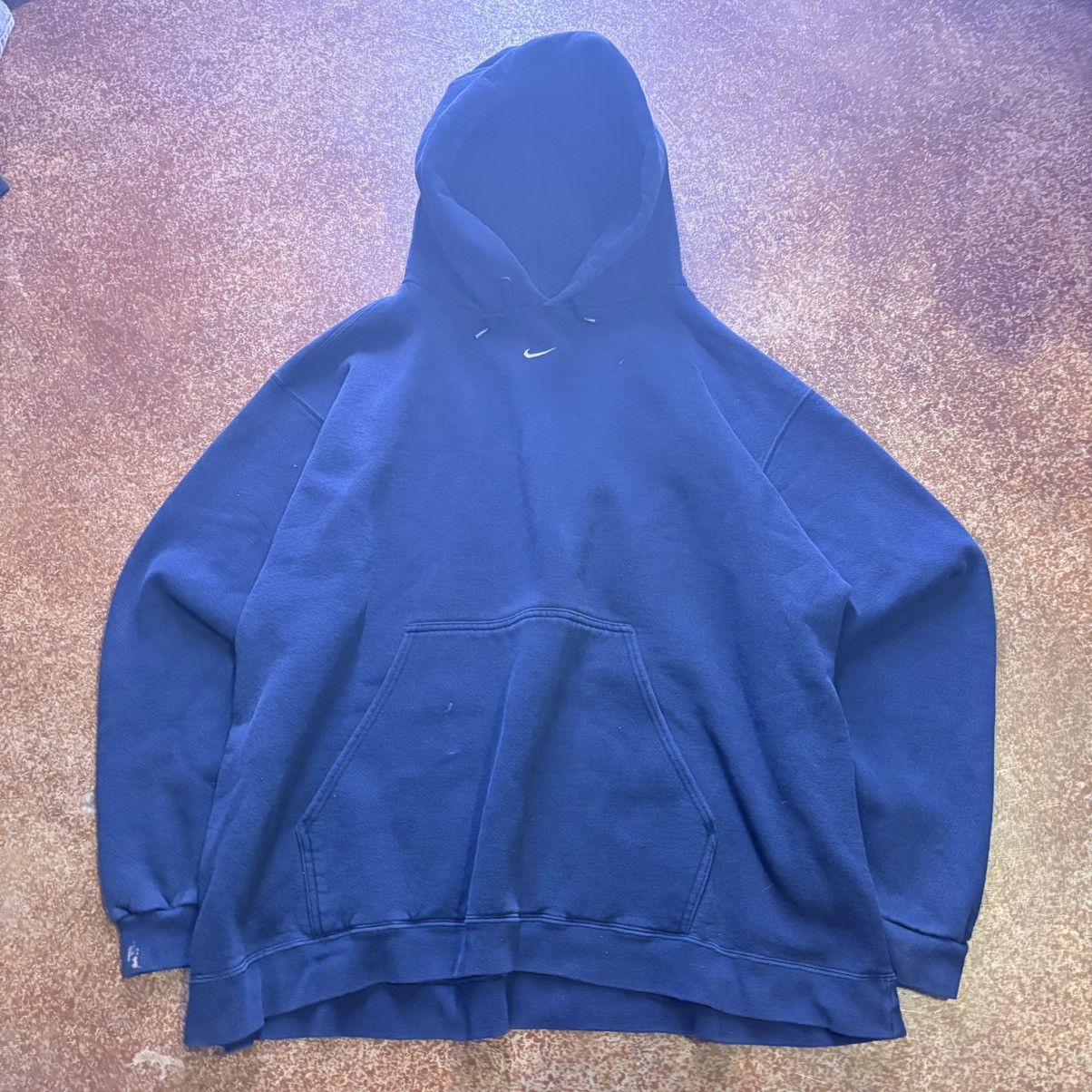 Nike Vintage 90s Nike Navy Center Swoosh Hoodie Size US XXL / EU 58 / 5 - 1 Thumbnail