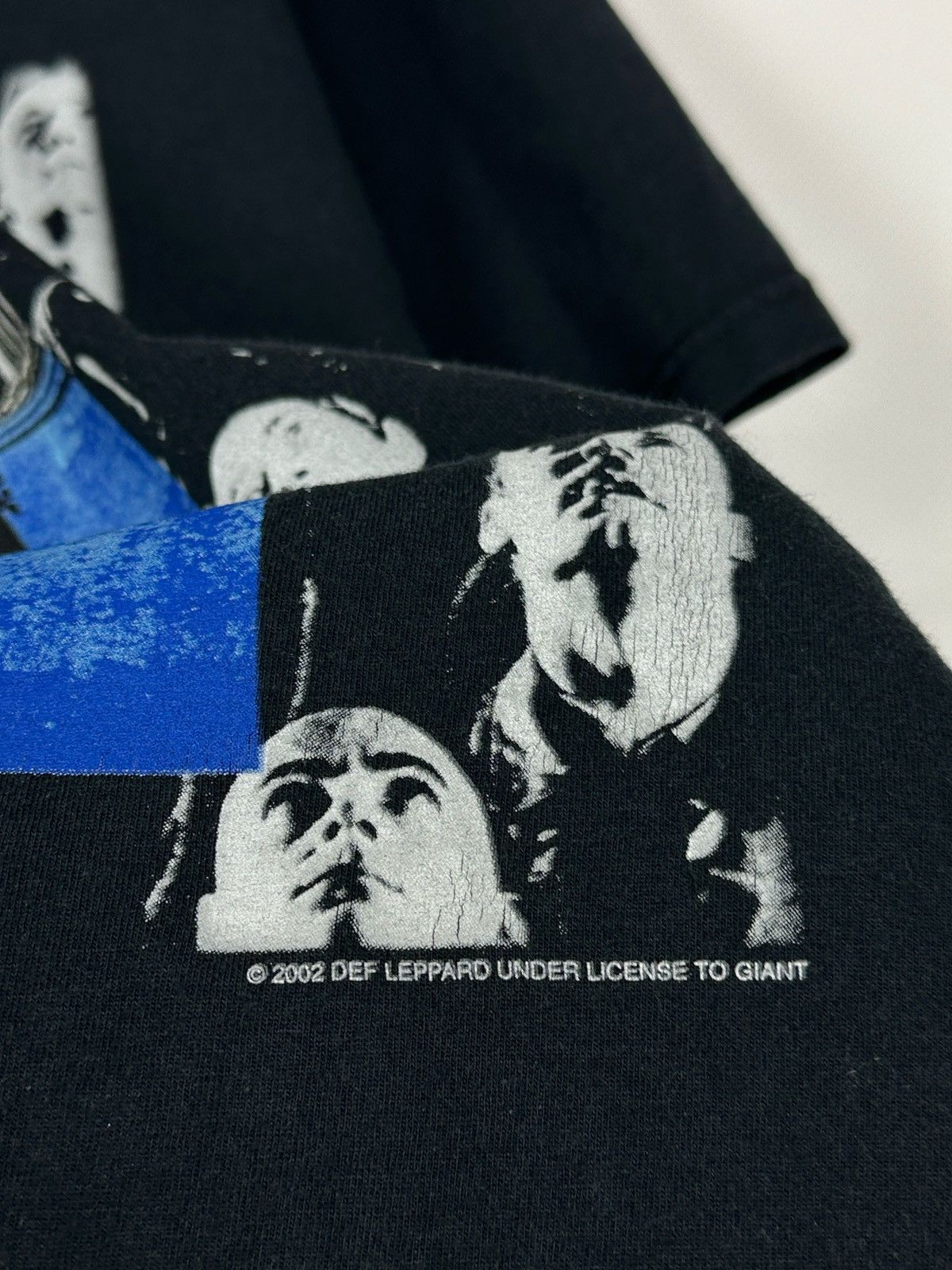 Band Tees 2002 Vintage Def Leppard High ’n’ Dry Band T-Shirt Size US L / EU 52-54 / 3 - 9 Thumbnail