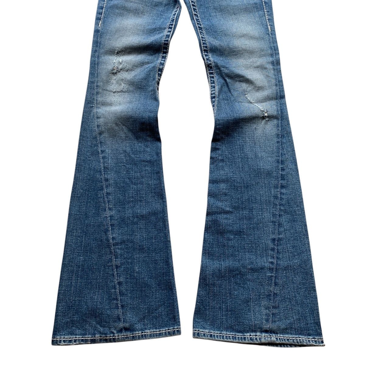 True Religion 2000’s True Religion Joey Distressed Bootcut Flare Pants Size US 28 / EU 44 - 2 Thumbnail
