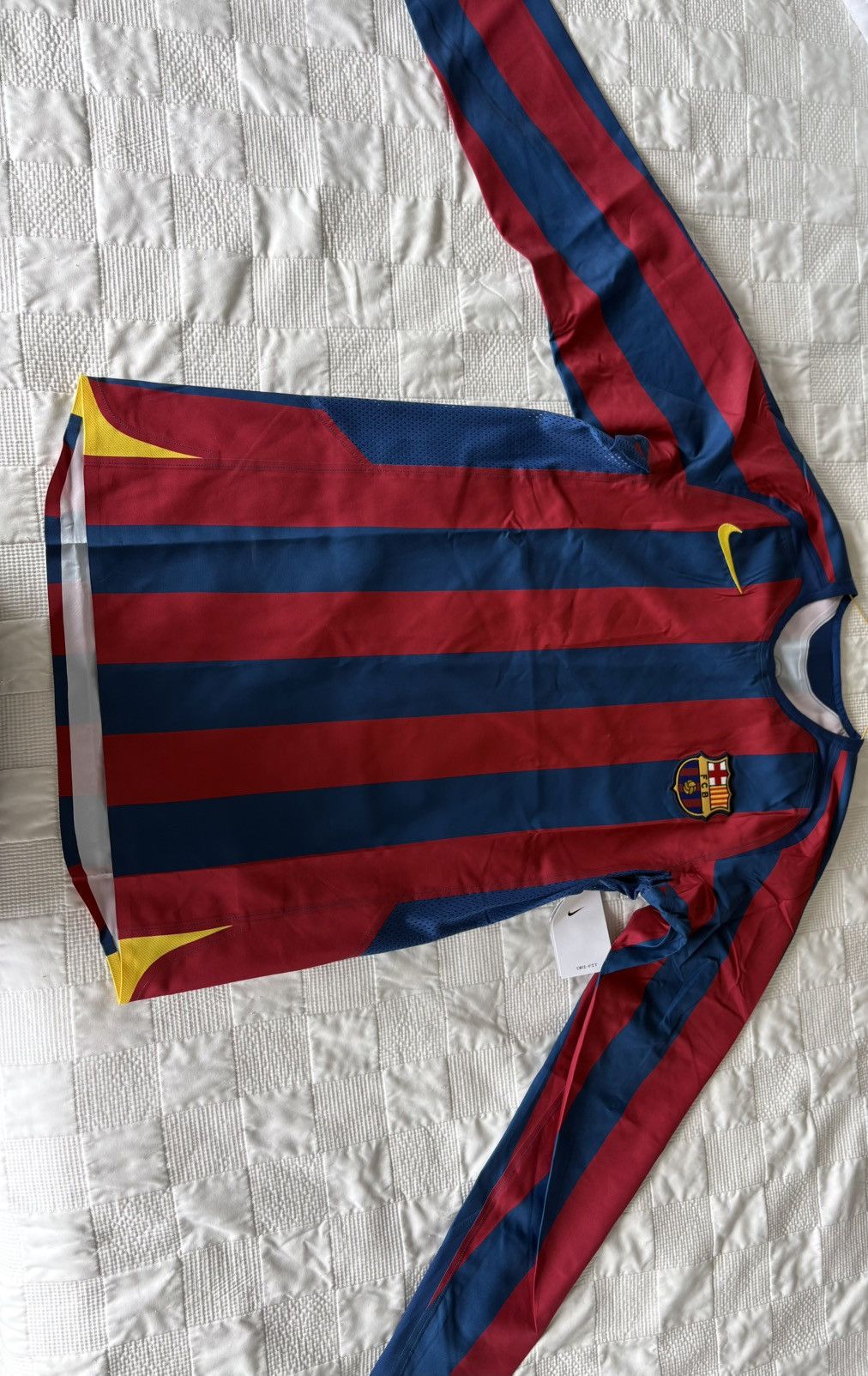 Nike FC Barcelona Vintage 2005-06 Size US M / EU 48-50 / 2 - 3 Thumbnail