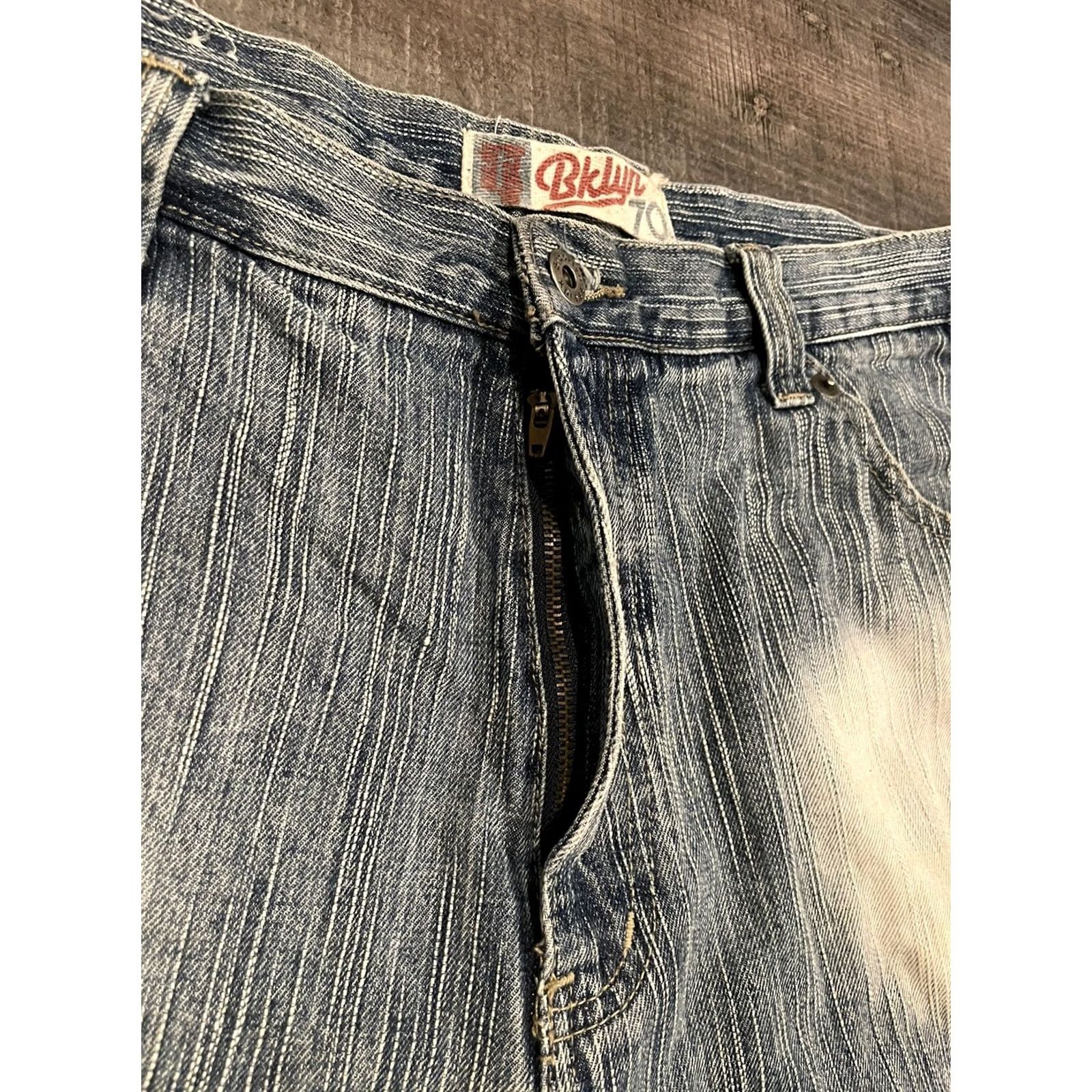 Express VINTAGE Brooklyn Xpress Light Wash Shorts Jorts 40 Men Regular 40 Inseam 13 Grunge Hip Hop 90s Workwear Casual Travel Size US 40 / EU 56 - 6 Thumbnail