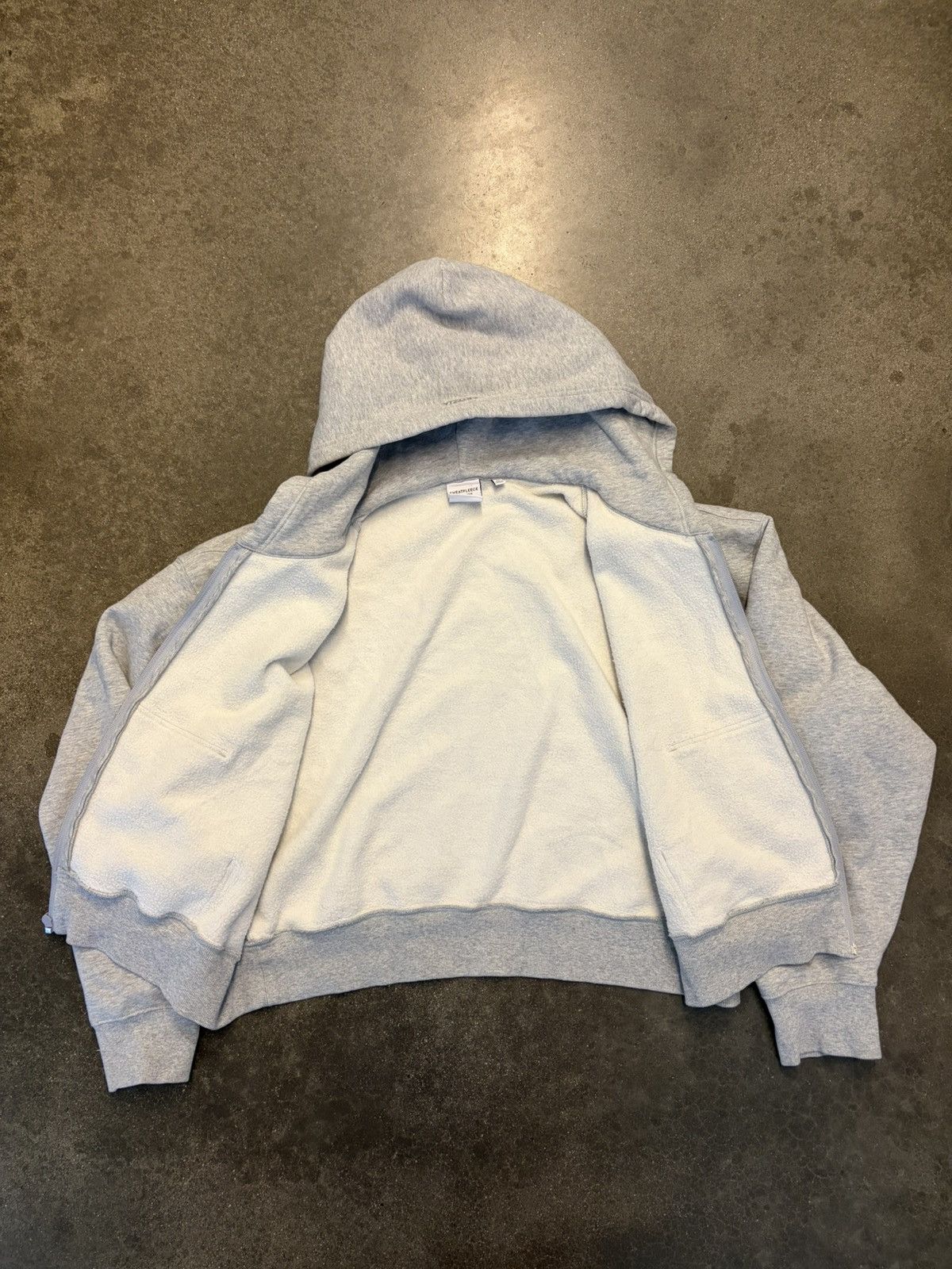 Aritzia Aritzia Boyfriend Fit Cropped Boxy Zip Up Hoodie Size XL / US 12-14 / IT 48-50 - 2 Thumbnail