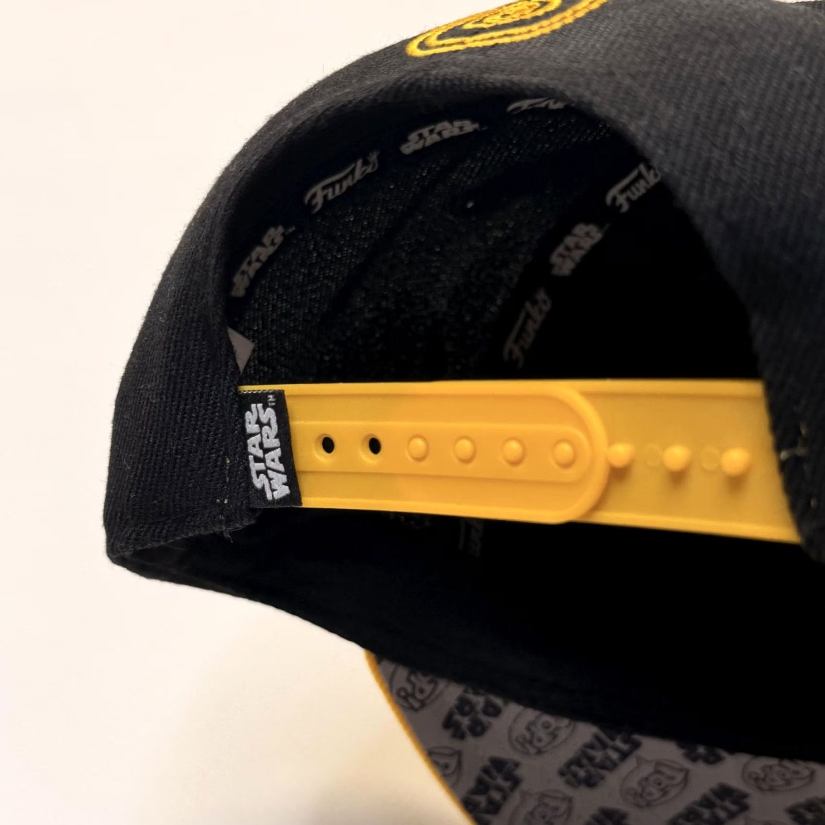 Vintage Funko Star Wars C-3PO Hat Cap Snap Back Mens Black Yellow Programmed Etiquette Cap Size ONE SIZE - 5 Thumbnail