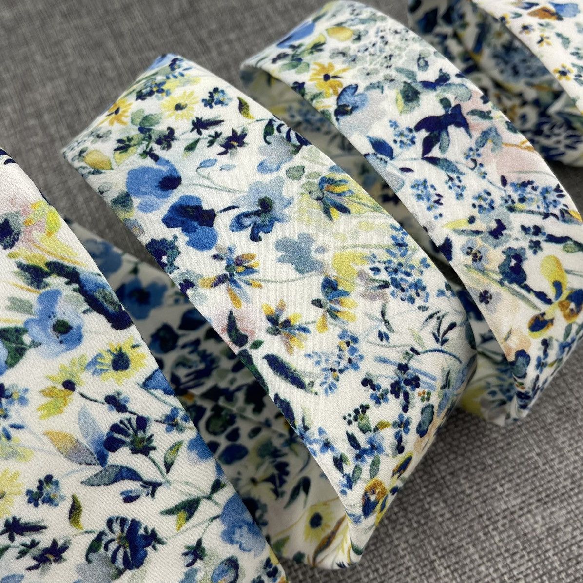 Other White w/ Azure Blue Meadow Floral Necktie, Slim 2.75” Width Size ONE SIZE - 4 Thumbnail