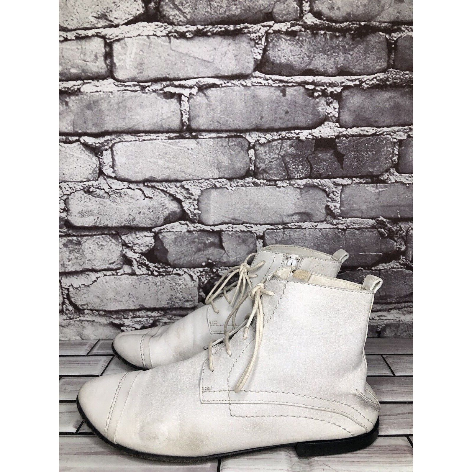 Costume National Costume National White Leather Side Zip Lace Up Ankle Boots Size US 6.5 / IT 36.5 - 14 Thumbnail
