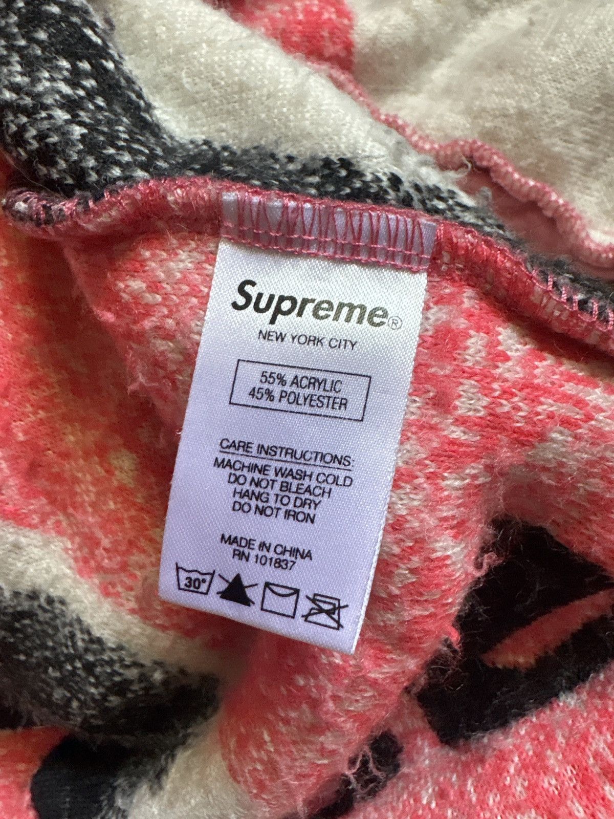 Supreme Penguin hooded fleece “pink” Size US M / EU 48-50 / 2 - 4 Thumbnail
