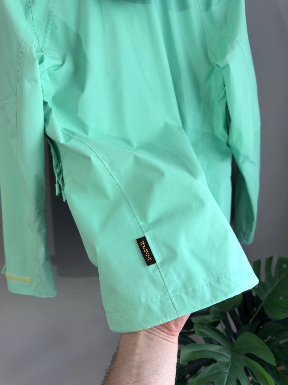 Jack Wolfskin Jack Wolfskin The Esmeraldas Women Waterproof Outdoor Jacket Size US M / EU 48-50 / 2 - 14 Thumbnail