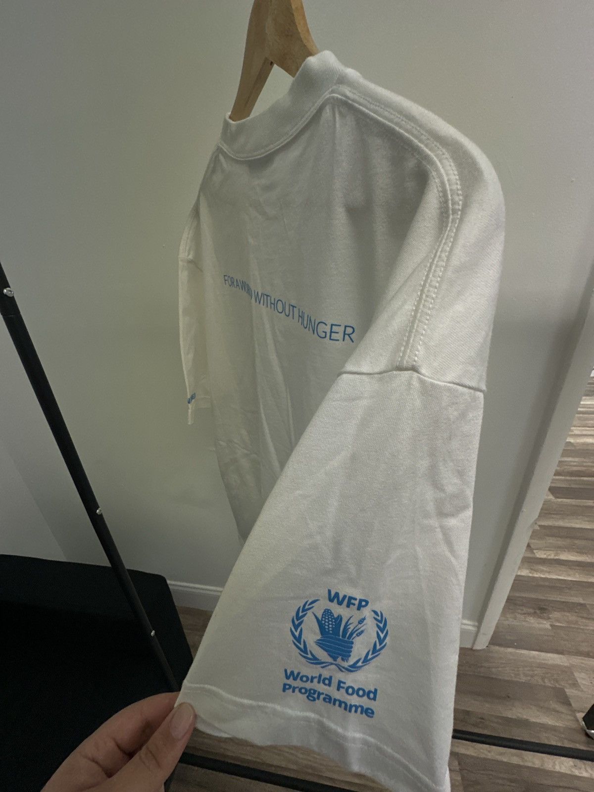 Balenciaga Balenciaga White/Blue Tee Shirt World Food Programme Size US M / EU 48-50 / 2 - 3 Thumbnail