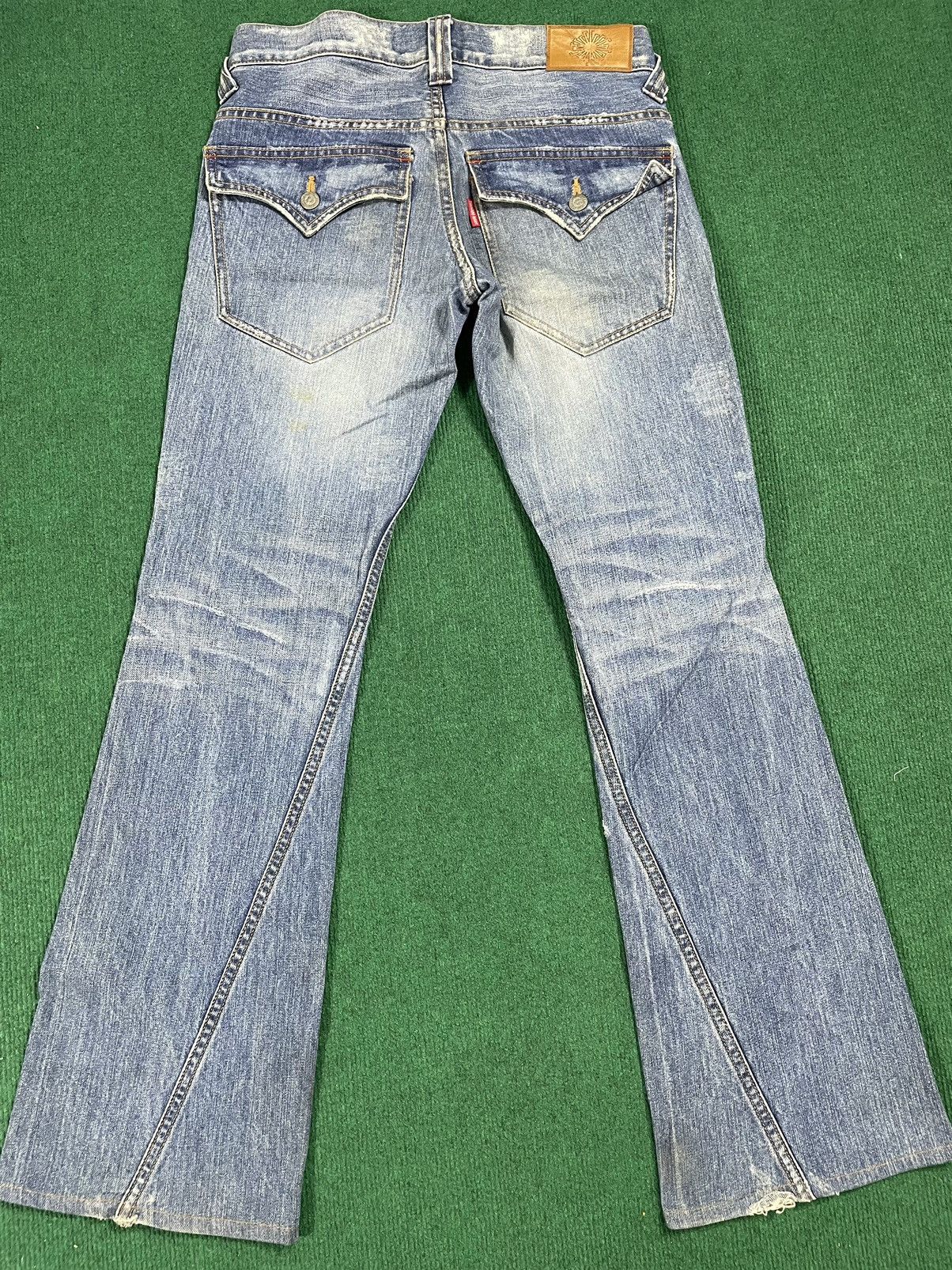 Japanese Brand Distressed Tornado Mart Flairs Cut Jeans Size US 32 / EU 48 - 7 Thumbnail