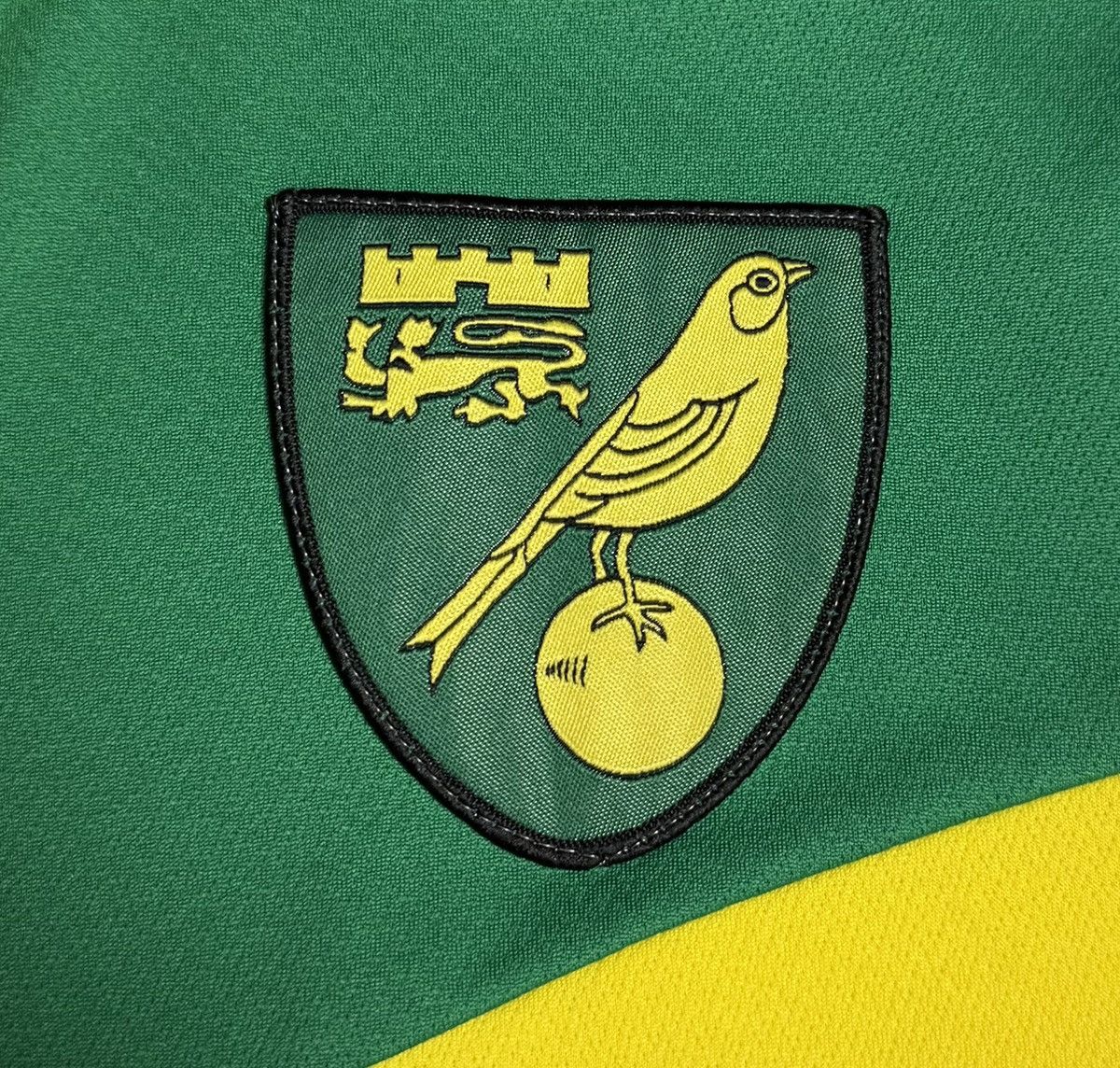 Errea Norwich City 2014 2015 Home Shirt Soccer Jersey Errea Size US S / EU 44-46 / 1 - 6 Thumbnail