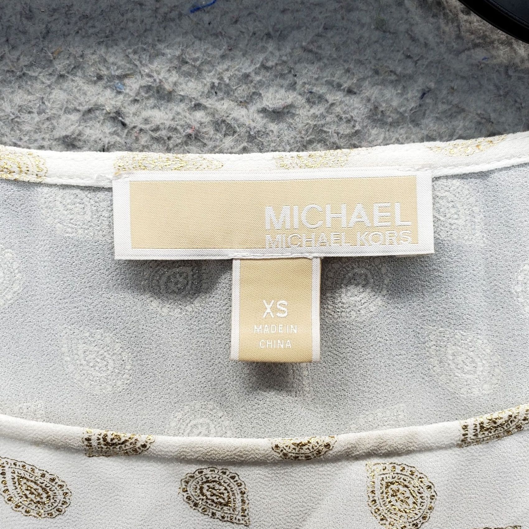 Michael Kors Michael Kors Blouse Womens XS Multi Metallic Foil Print Short Sleeve Size XS / US 0-2 / IT 36-38 - 5 Thumbnail