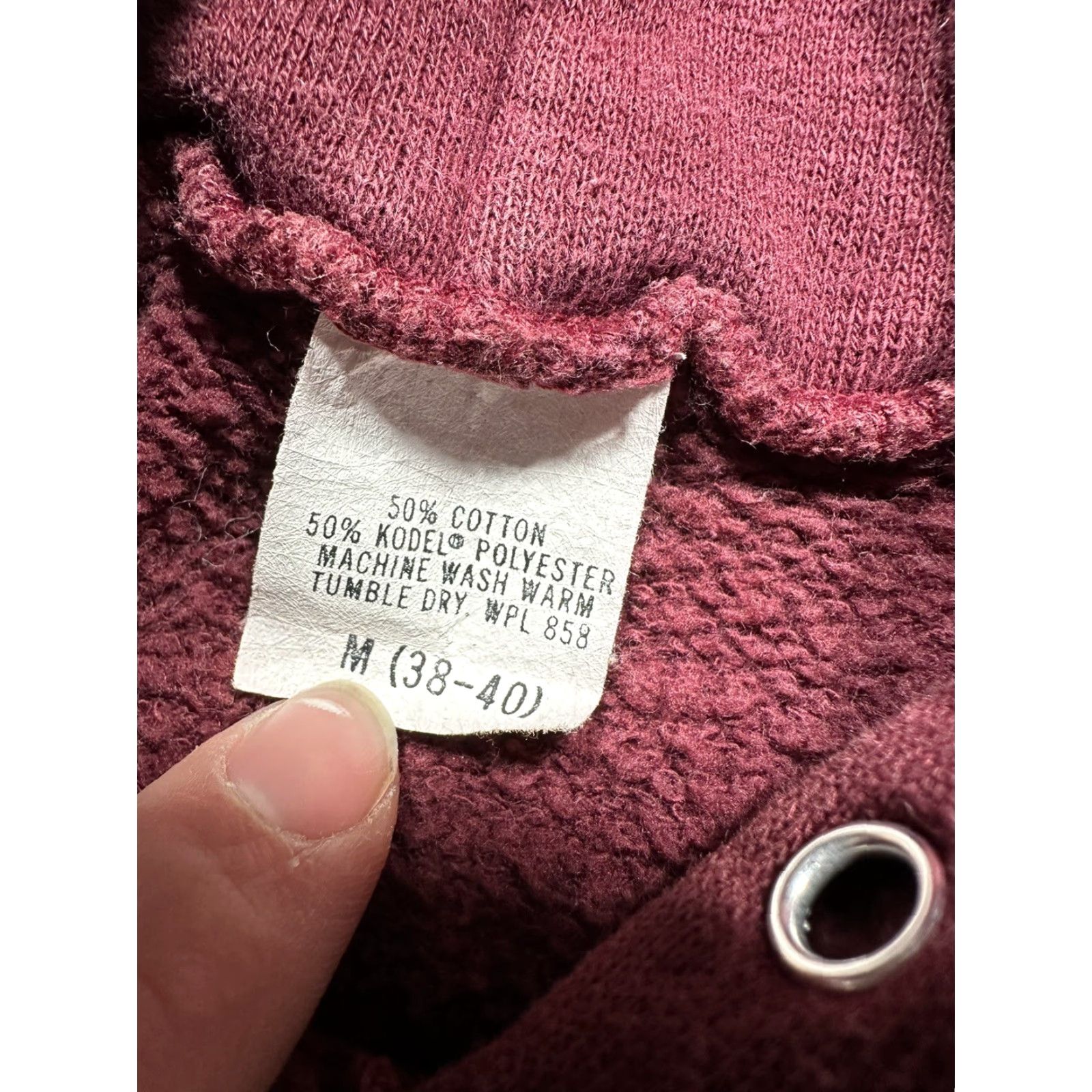 Vintage VINTAGE Hoodie Unbranded Hoodie unisex Adults M Burgundy Maroon 80s 50/50 Cotton Polyester Pullover Size US M / EU 48-50 / 2 - 3 Thumbnail