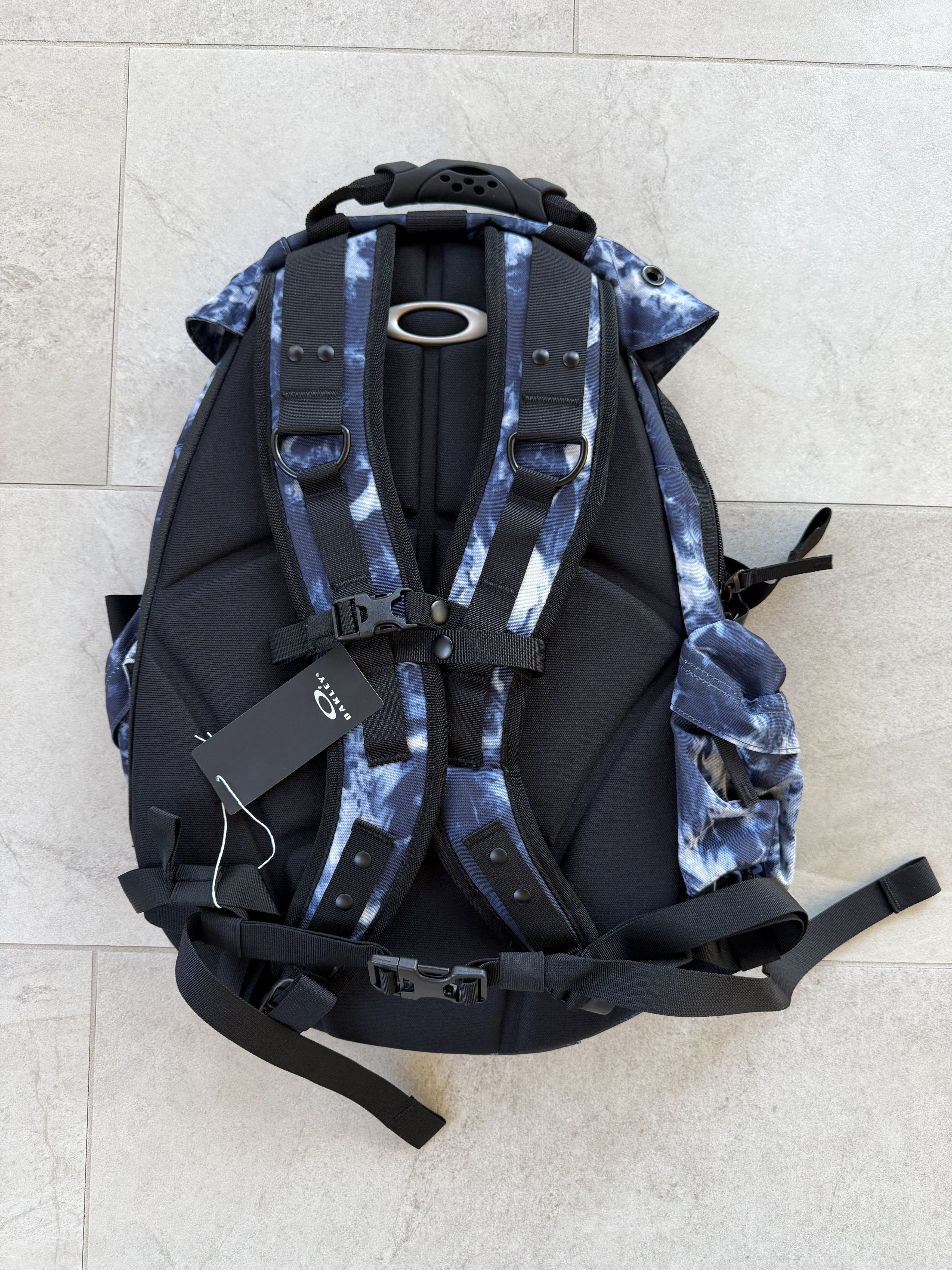 Kith × Oakley Kith Oakley Icon RC Backpack in Mystery Blue Size ONE SIZE - 4 Thumbnail