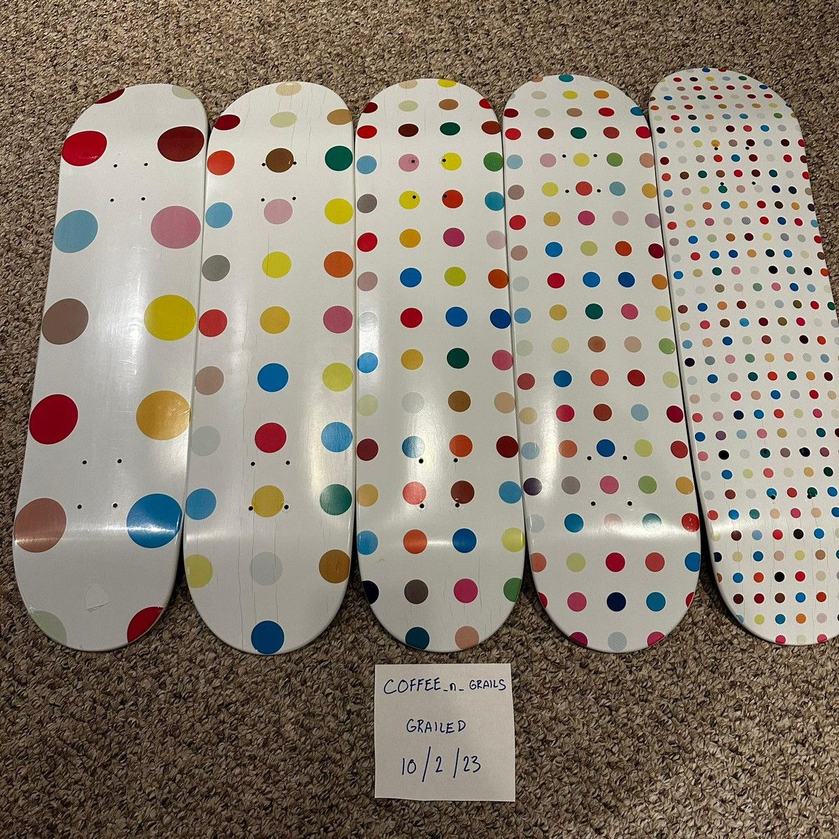 Damien Hirst × Supreme DAMIEN HIRST DOTS SKATEBOARDS SET Damien Hirst × Supreme DAMIEN HIRST DOTS SKATEBOARDS SET