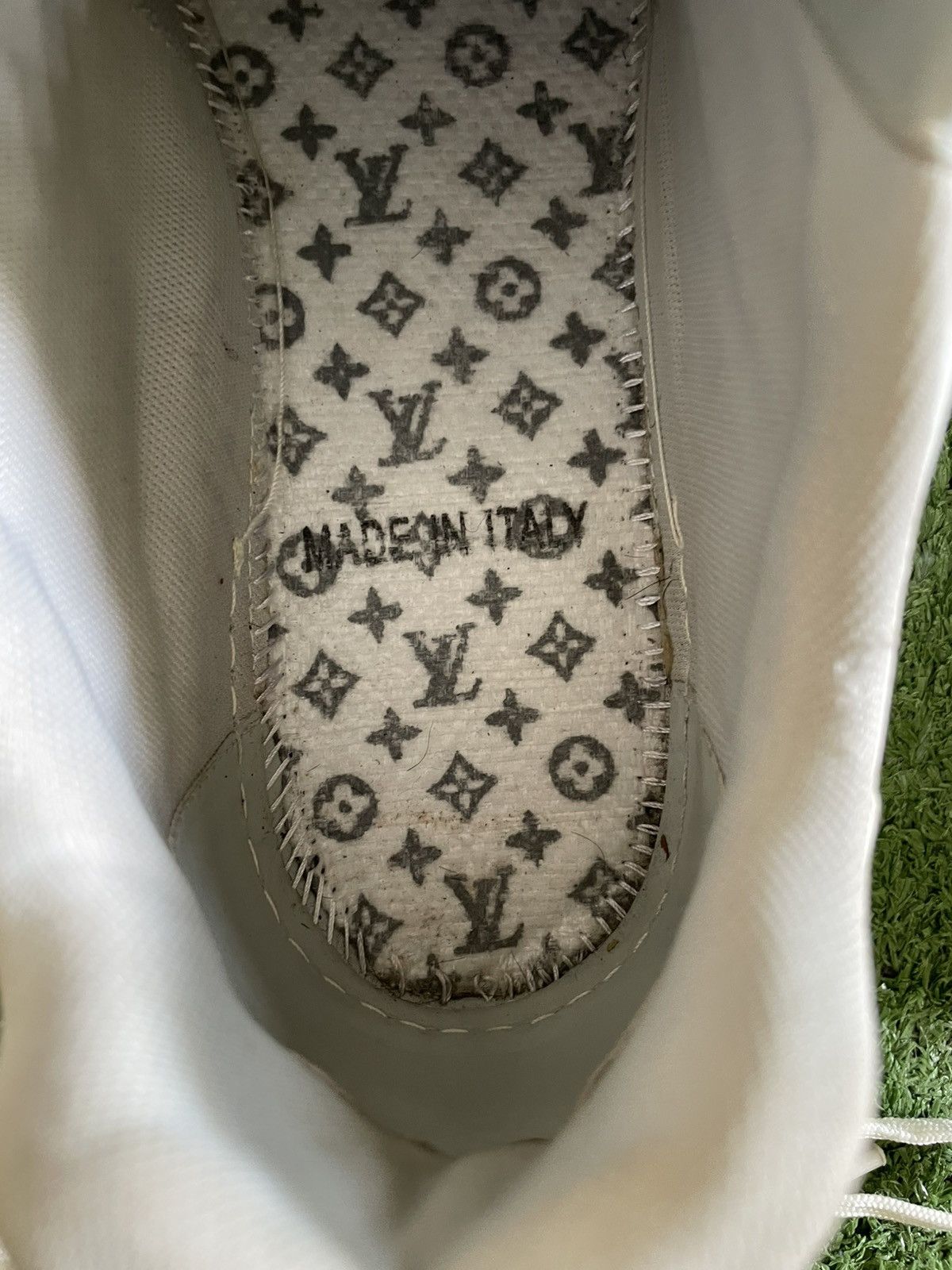 Louis Vuitton Louis Vuitton LV trainer sneaker Size US 9 / EU 42 - 9 Thumbnail