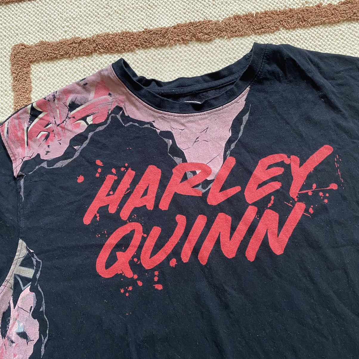 DC Comics BATMAN DC COMICS Y2K HARLEY QUINN ANIME PRINT T SHIRT Size US XL / EU 56 / 4 - 5 Thumbnail