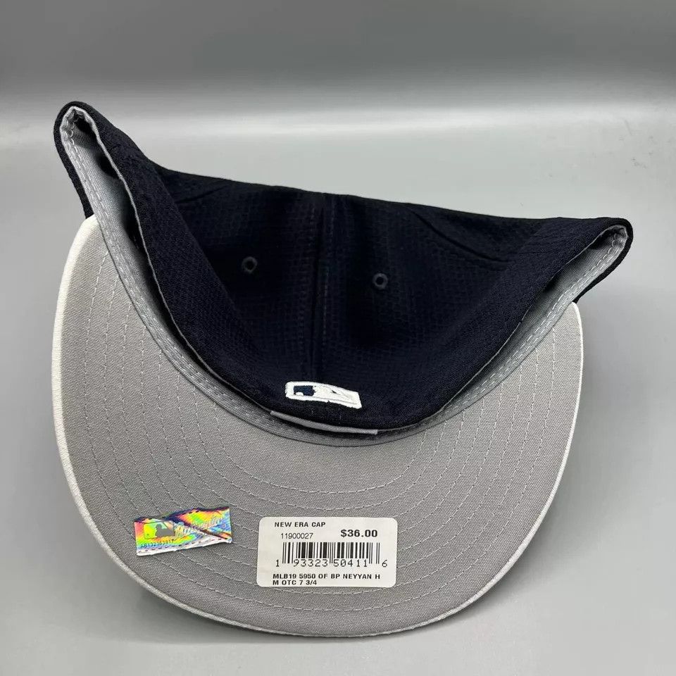 New Era New York Yankees Hat Men 7 3/4 Black White Fitted Cap New Size ONE SIZE - 7 Thumbnail