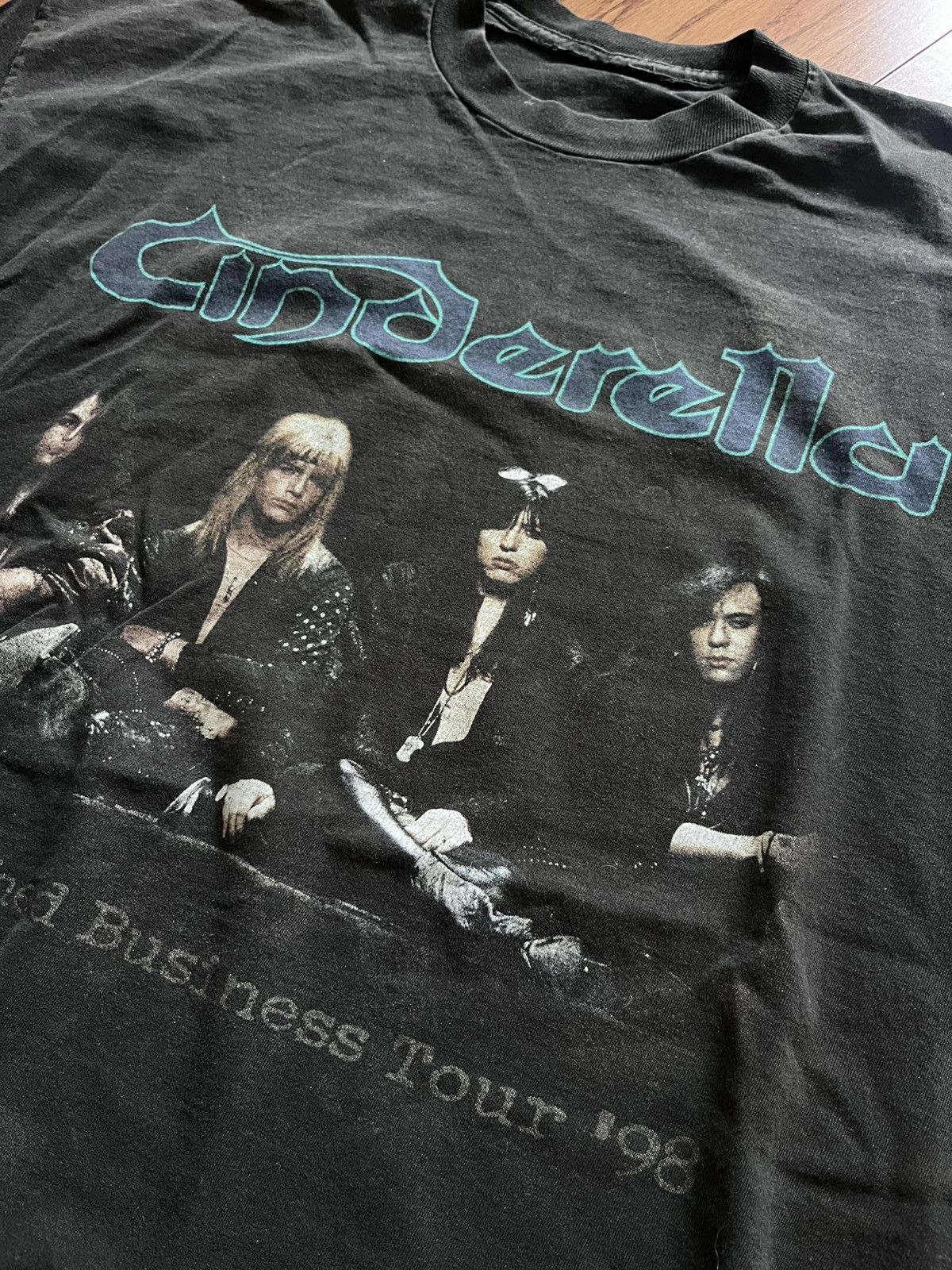 Vintage Vintage Cinderella Tour 1998 Band Graphic Oversized Shirt Size US XL / EU 56 / 4 - 3 Thumbnail