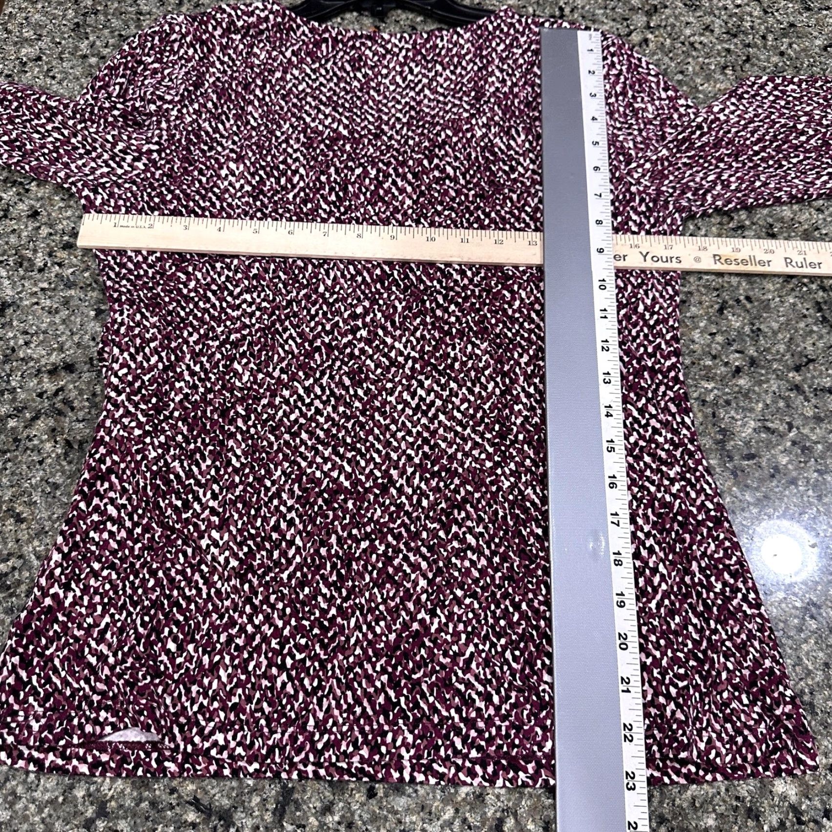 Liz Claiborne Liz Claiborne Shirt Women M Burgundy Pink V-Neck Long Sleeve Stretch Knit Size M / US 6-8 / IT 42-44 - 6 Thumbnail