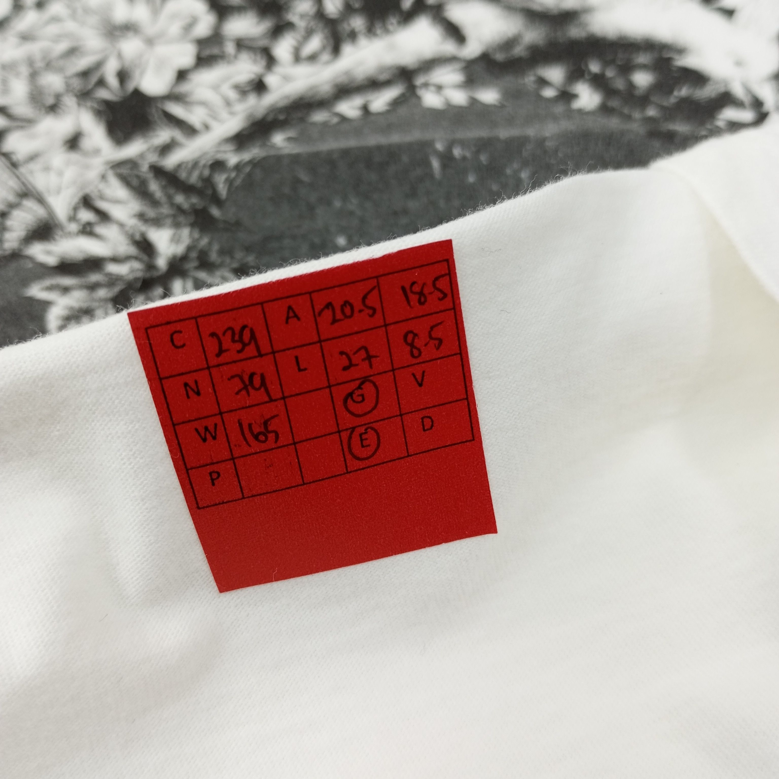 Alexander McQueen Alexander McQueen Designer Brand Tshirt c239n79 Size US M / EU 48-50 / 2 - 7 Thumbnail