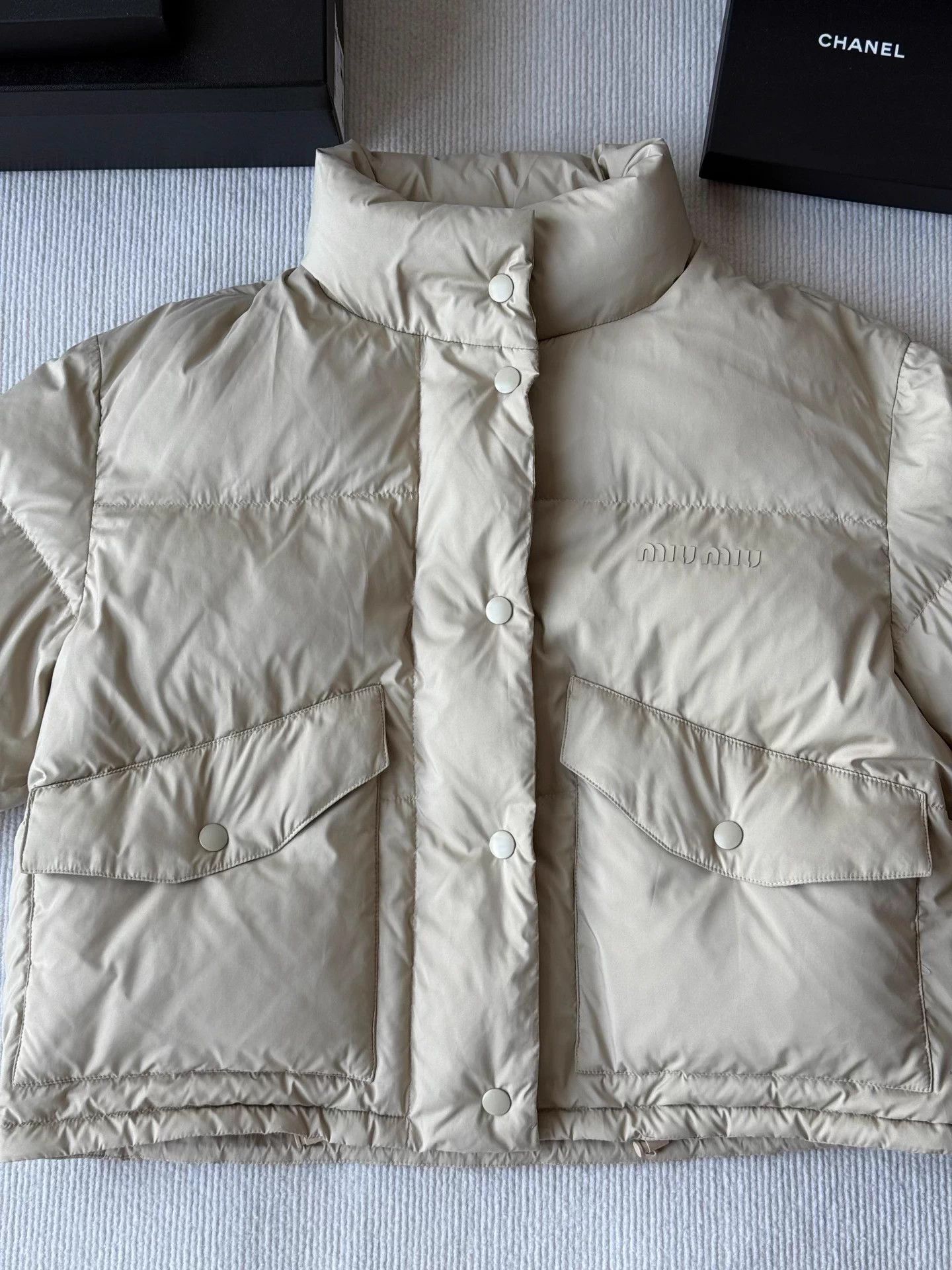 Miu Miu MiuMiu 25FW Beige Oversized Ultra-Light Down Jacket 38 Worn Size S / US 4 / IT 40 - 2 Thumbnail