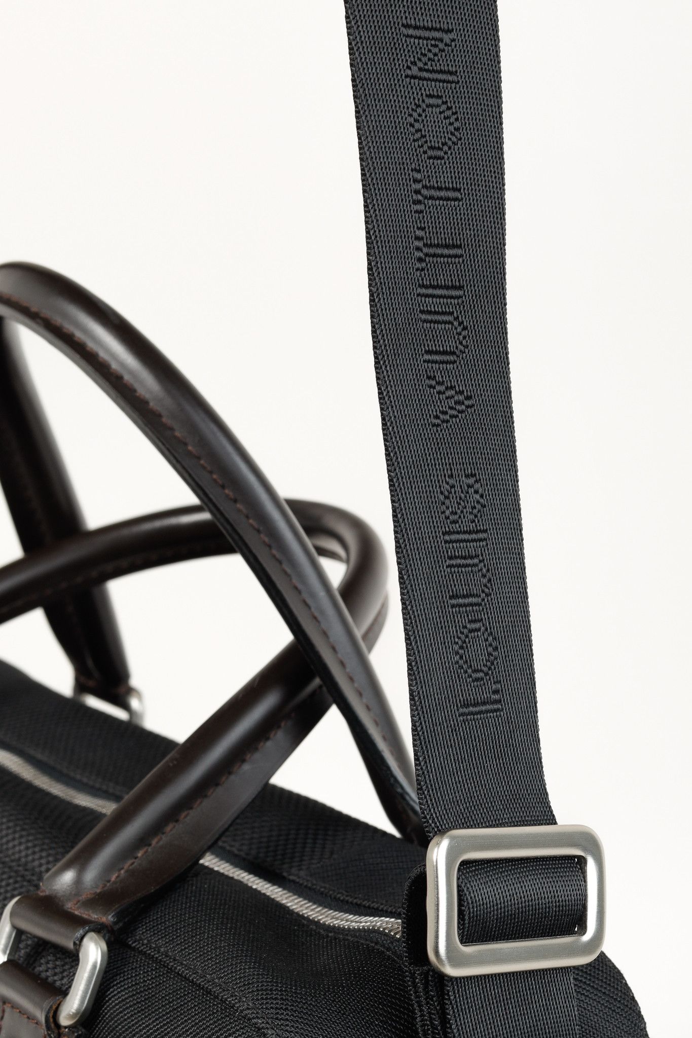 Louis Vuitton Louis Vuitton Yack Noir Damier Geant Canvas Messenger Bag Size ONE SIZE - 7 Thumbnail