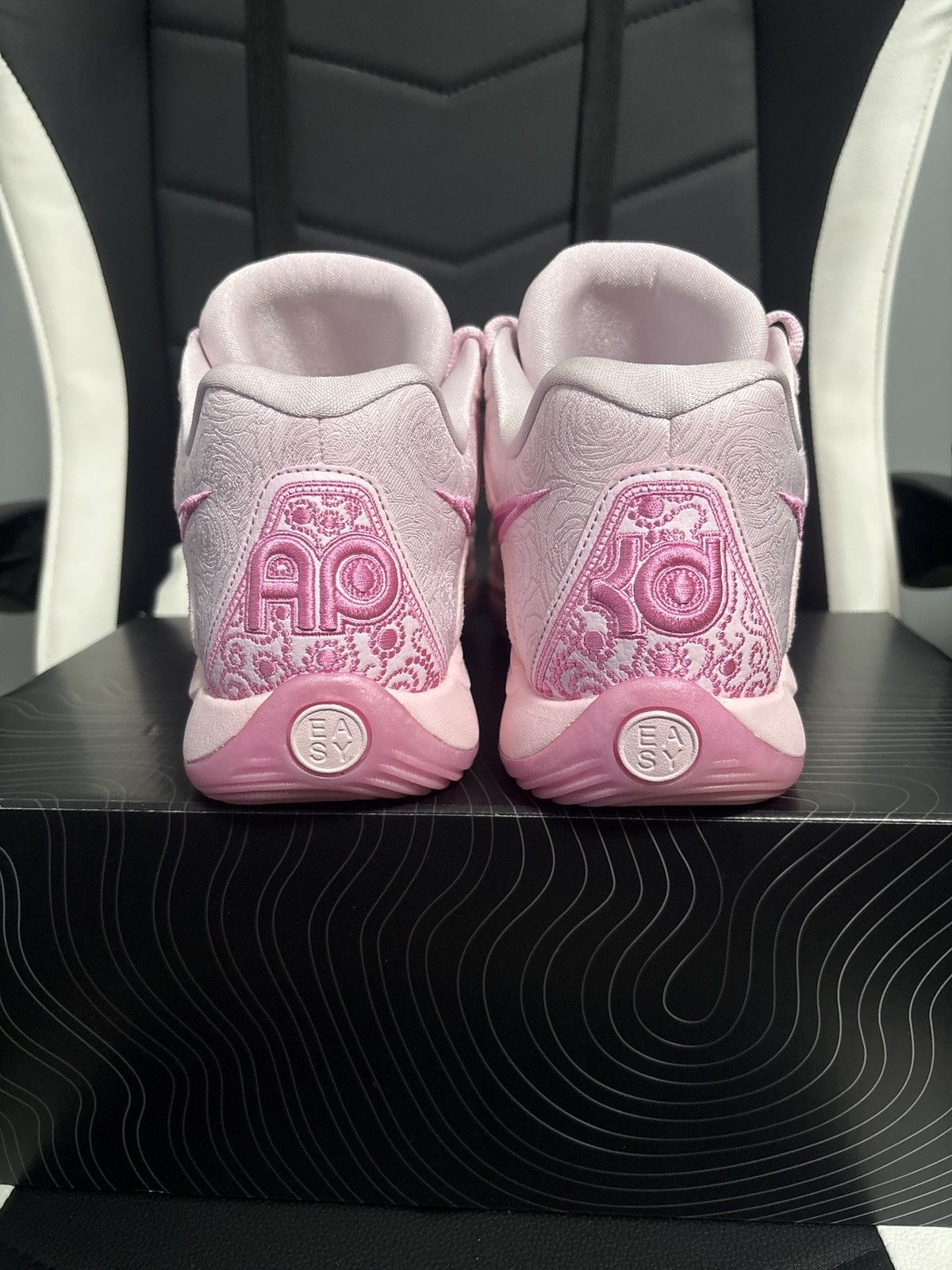 Nike Nike KD 17 NRG ‘Aunt Pearl’ Size US 11 / EU 44 - 4 Thumbnail