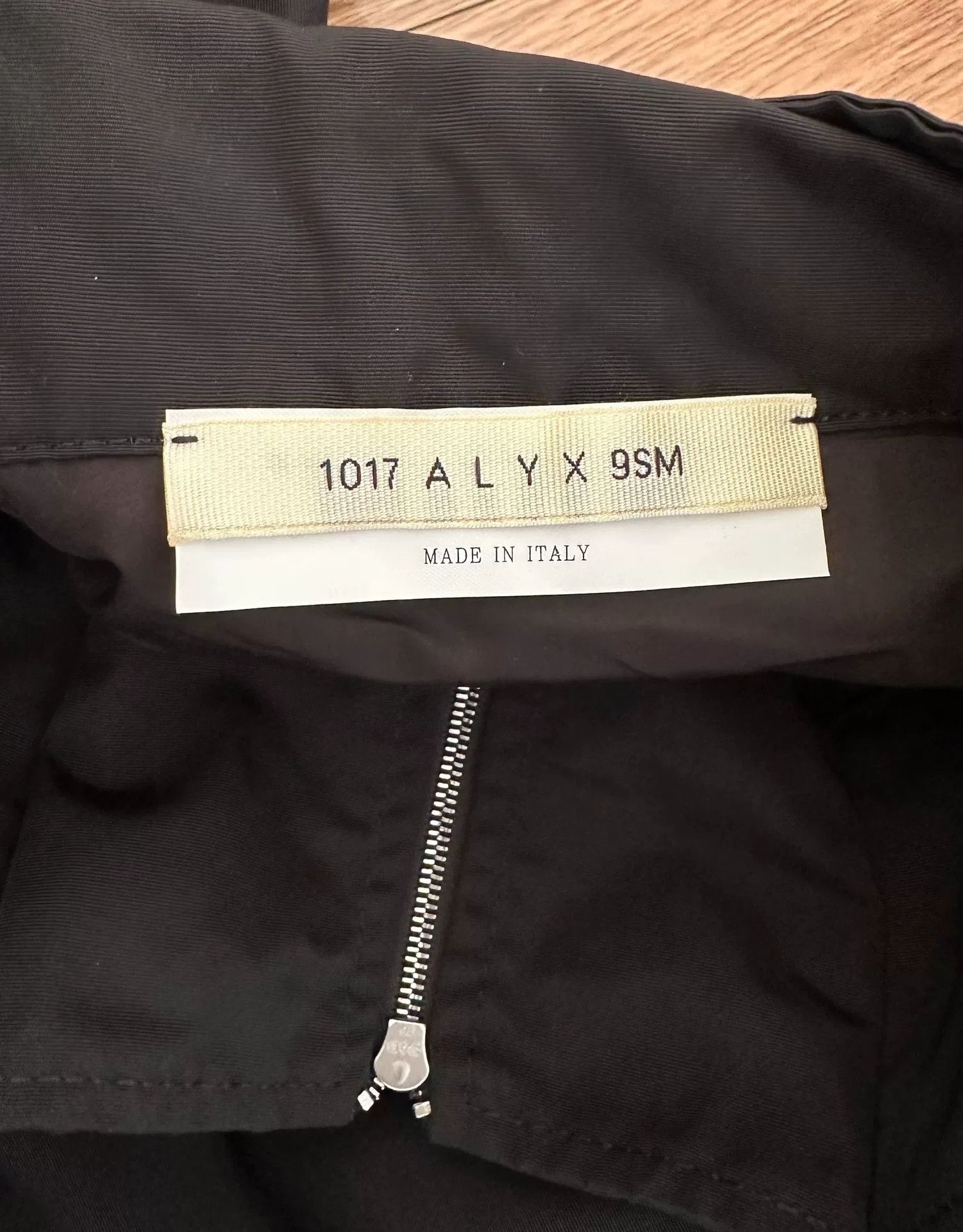 1017 ALYX 9SM 1017 Alyx 9Sm Short Zip Stand Collar Jacket Size US S / EU 44-46 / 1 - 4 Thumbnail