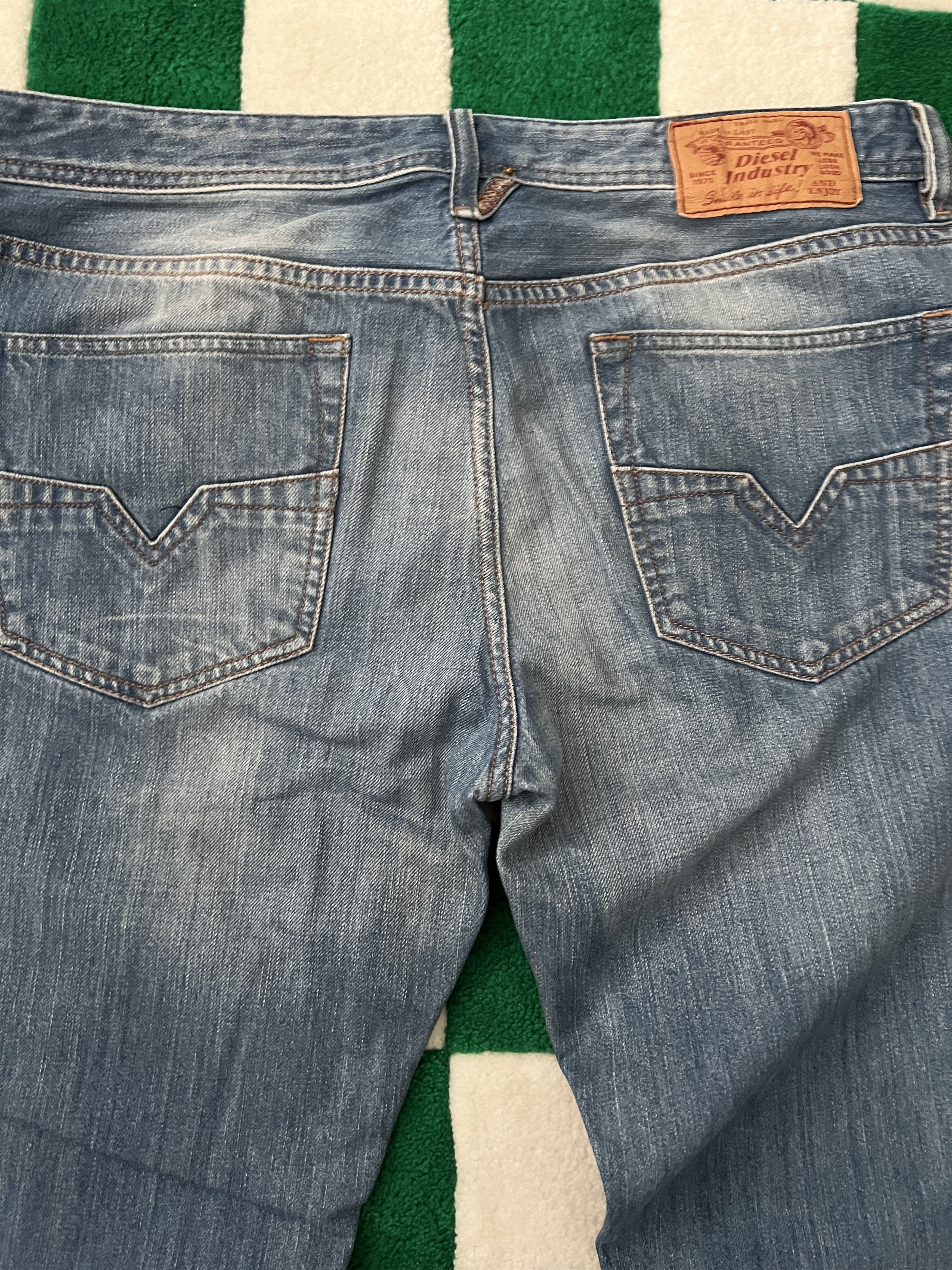Diesel Vintage Y2K Diesel Larkee Washed Denim Jeans Size W34 L32 Size US 34 / EU 50 - 5 Thumbnail