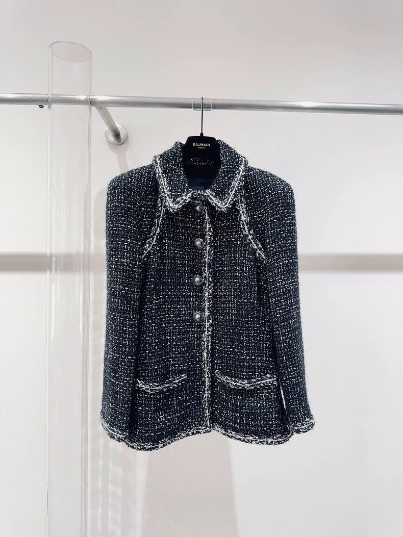 Chanel Classic Black and White Jacket - dmc
