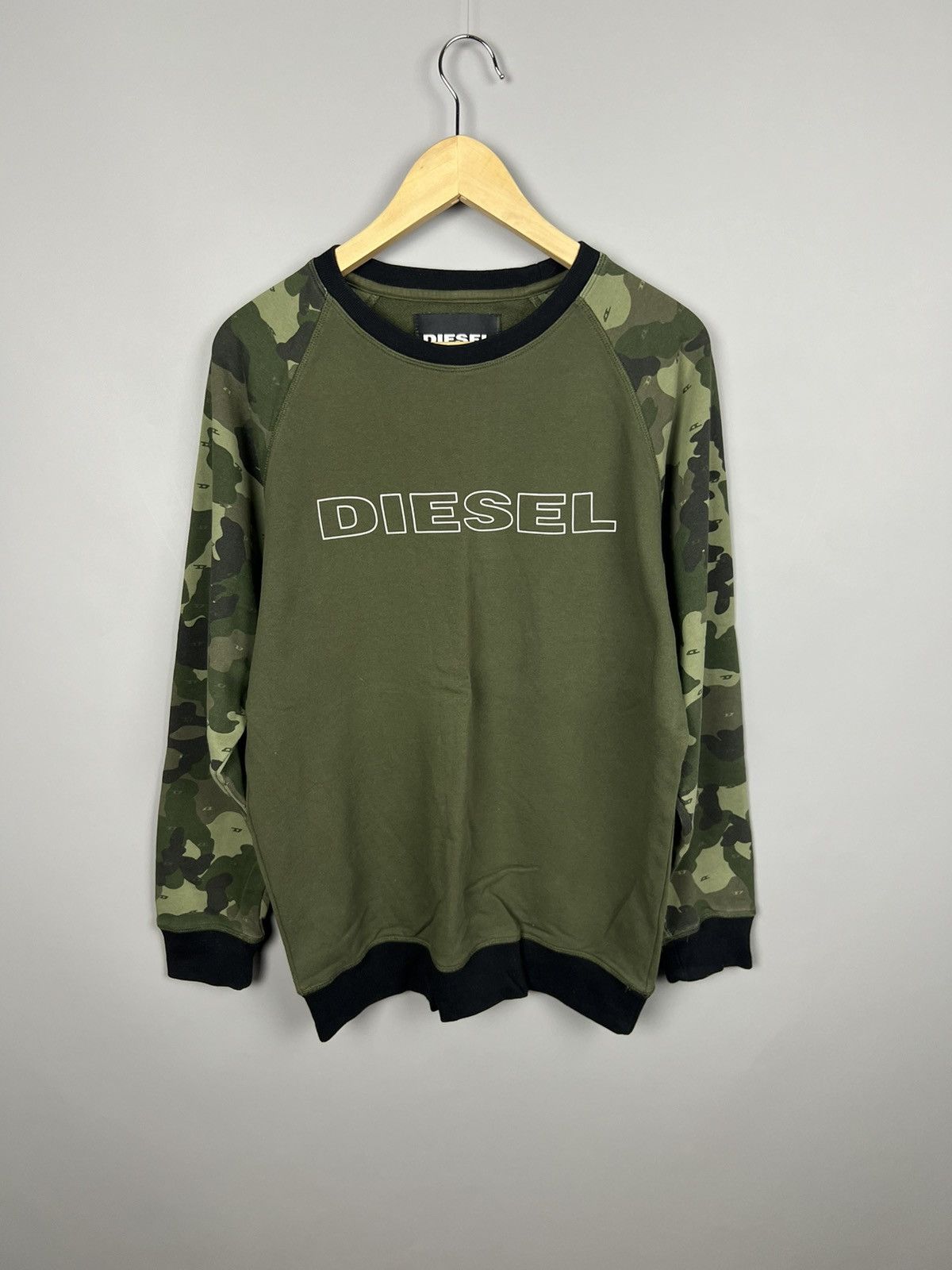 Diesel (M) DIESEL camo momogram sleeves sweatshirt Size US M / EU 48-50 / 2 - 2 Thumbnail