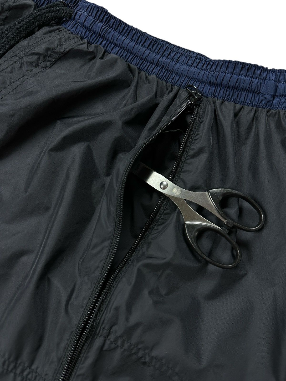 Nike × Vintage Vintage Y2K Nike Big Logo Full Zip Nylon Shorts Size US 32 / EU 48 - 7 Thumbnail