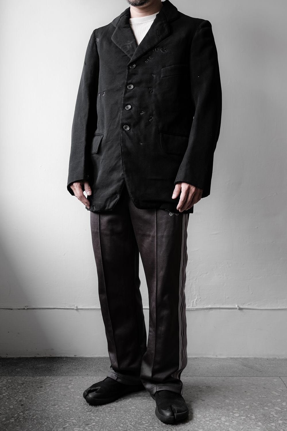 Vintage 1930s Vintage French Wool Sack Coat with Embroidery Repair Size 42R - 2 Thumbnail