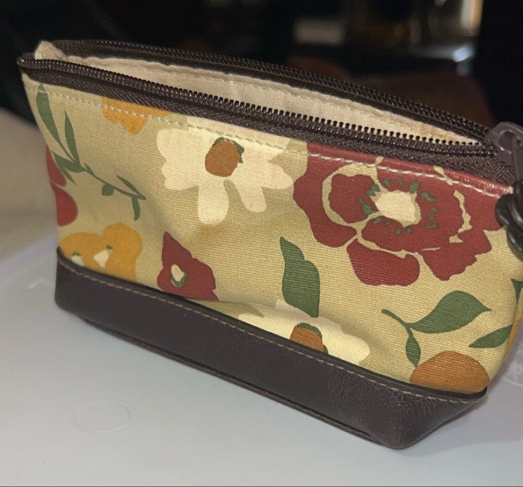 The Unbranded Brand Women's Unbranded Floral Cosmetic Bag One Size Beige Brown Size ONE SIZE - 1 Thumbnail