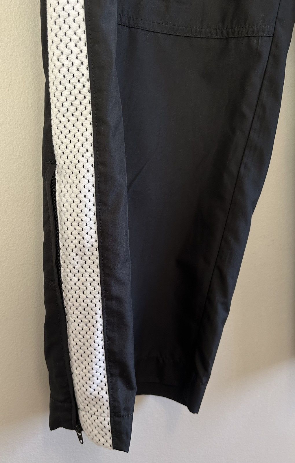 Nike Vintage Nike Men’s Black Track Sweat Pants - Size XXL Size US 40 / EU 56 - 9 Thumbnail