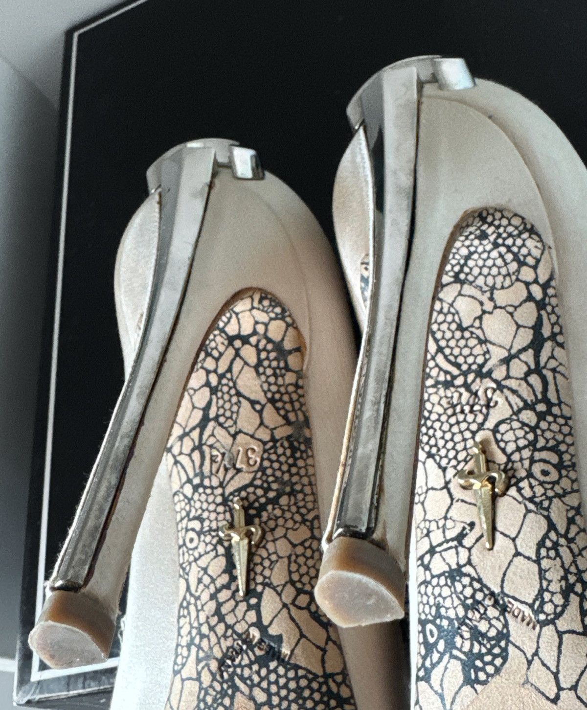 Paciotti Cesare Paciotti Dagger Heels – Gold Satin Edition Size US 7.5 / IT 37.5 - 8 Thumbnail