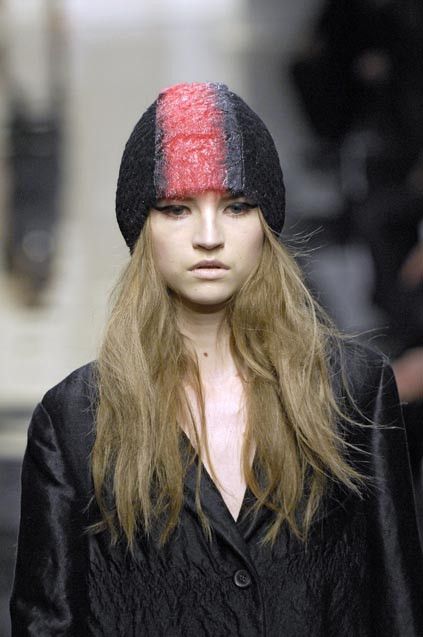Prada Red Mohair Mohawk Beanie Hat FW 2007 Size ONE SIZE - 6 Thumbnail