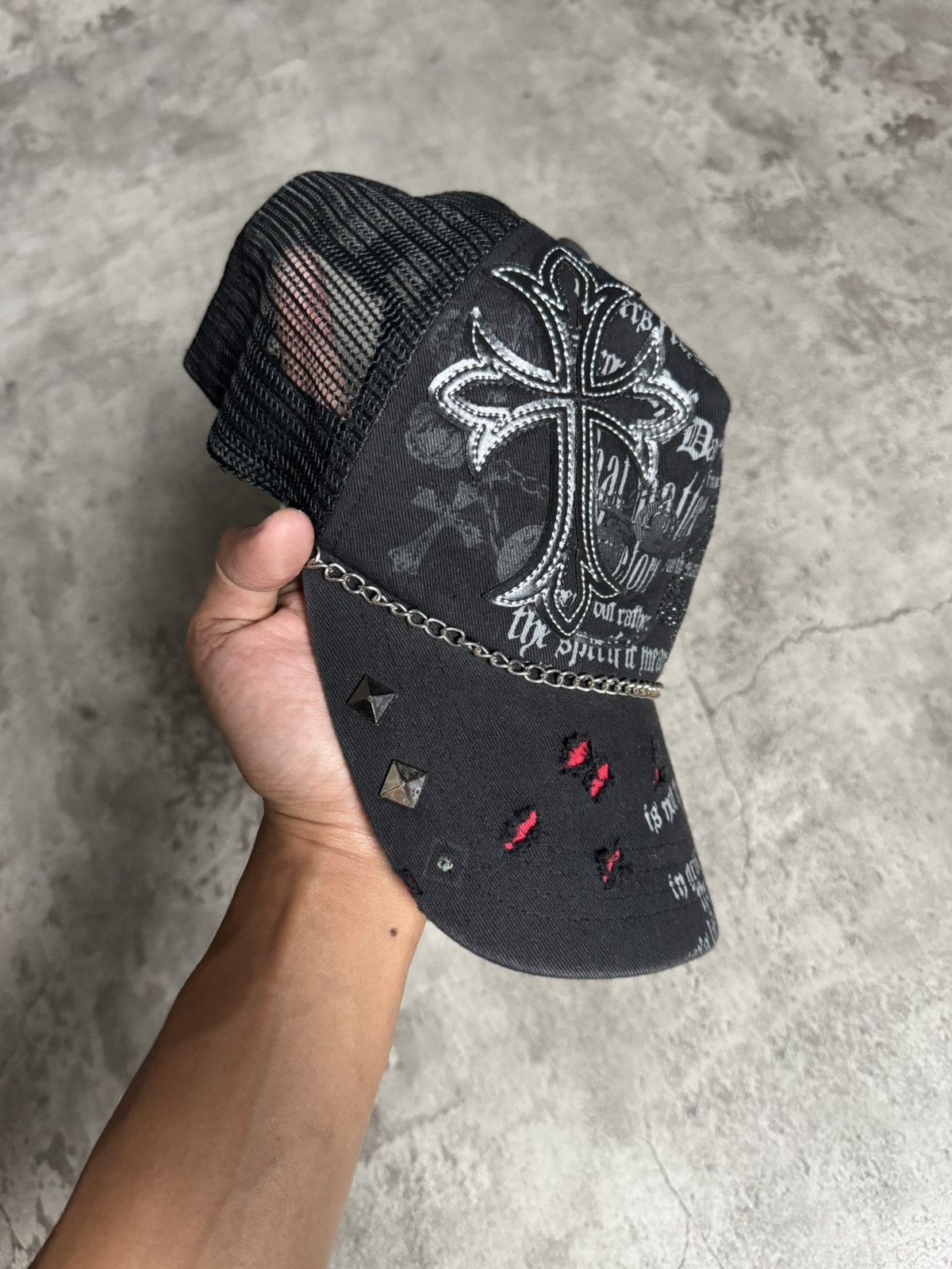 Japanese Brand DISTRESSED TRUCKER HAT CROSS & SKULL LOGO Size ONE SIZE - 4 Thumbnail