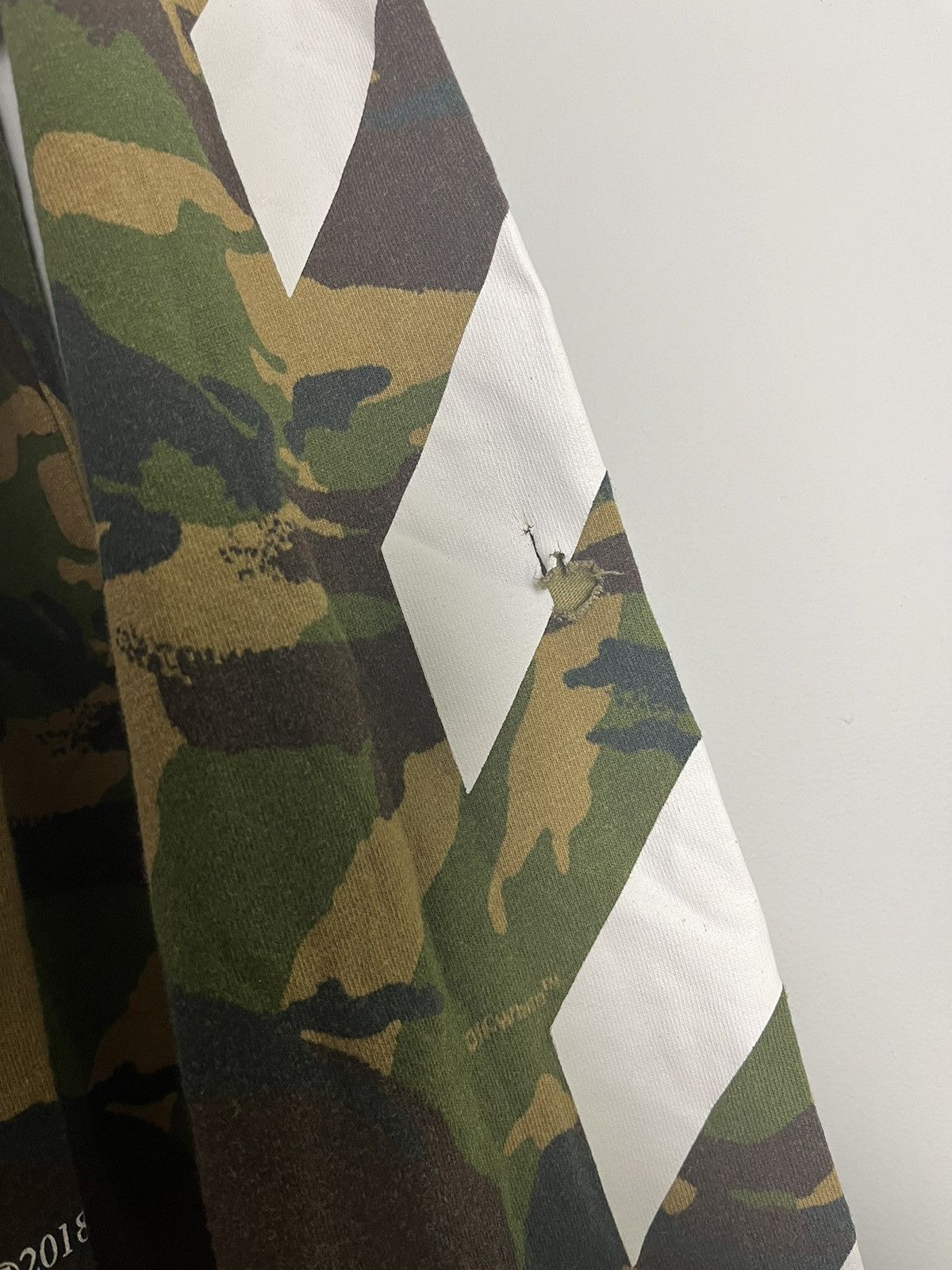 Off-White Off white camouflage long sleeve tshirt Size US S / EU 44-46 / 1 - 15 Thumbnail