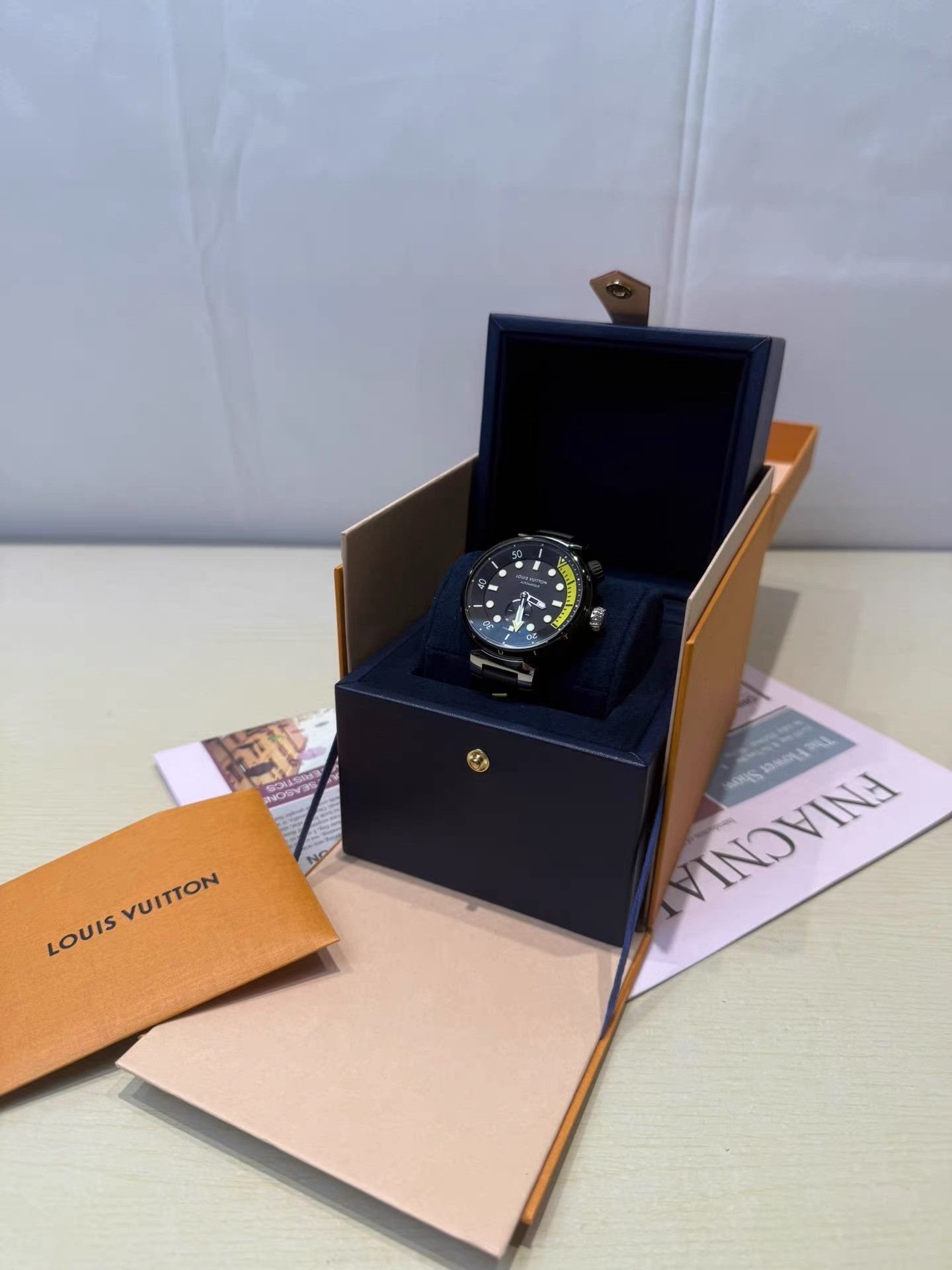 Louis Vuitton Louis Vuitton Diver Watch K36 Size ONE SIZE - 3 Thumbnail