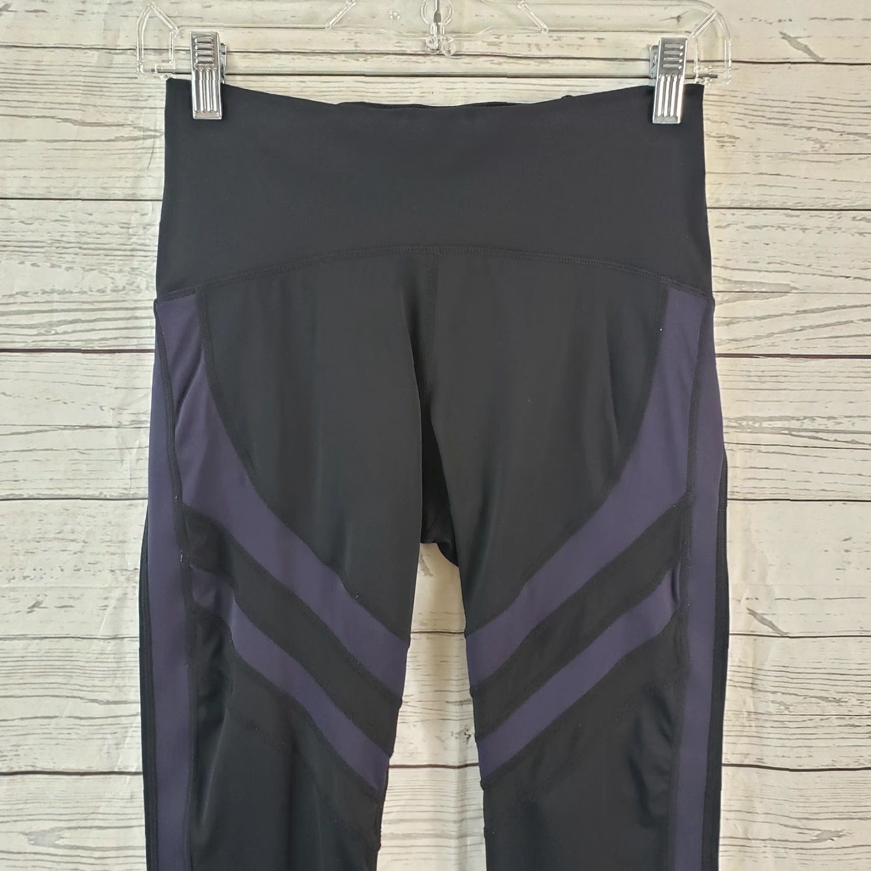 Vintage Zyia Womens Cropped Leggings Sz 6-8 Black Blue Mid Rise Leggings Womens Activewear Pull On 23.5 Inseam Size 28" / US 6 / IT 42 - 2 Thumbnail