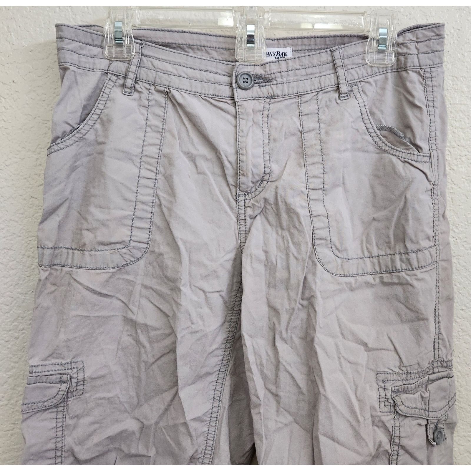Other St. John's Bay Gray Cropped Cargo Pants 6 Lightweight Size 28" / US 6 / IT 42 - 2 Thumbnail