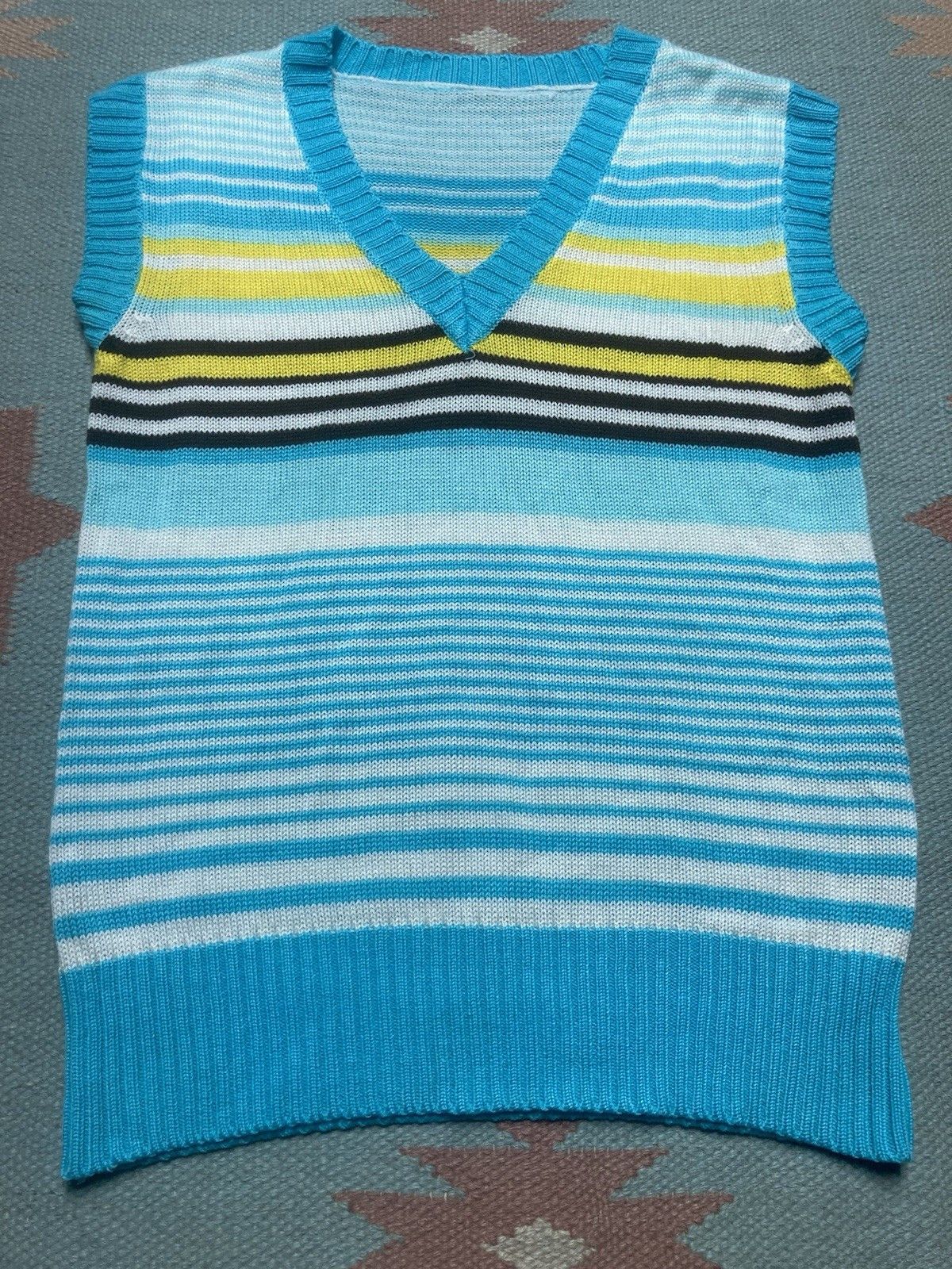Vintage acrylic knit sweater vest striped soft v neck women’s M/L? Size M / US 6-8 / IT 42-44 - 2 Thumbnail