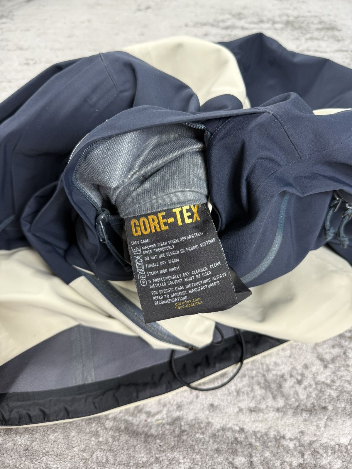 Arc'teryx × Goretex Arcteryx Gore-Tex Recco Jacket Hiking Trekking Outdoor Size US M / EU 48-50 / 2 - 17 Thumbnail